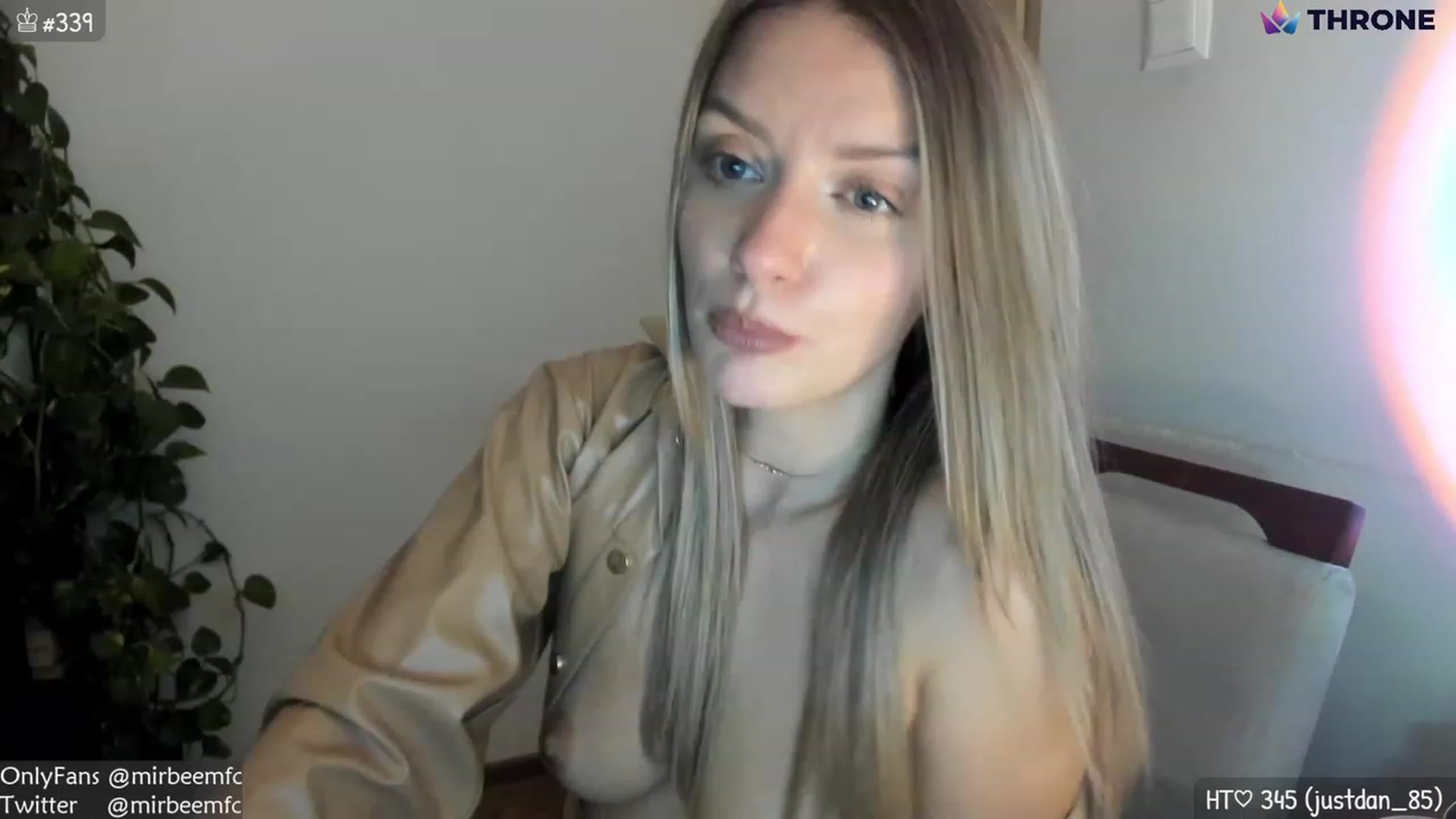 Gallery image thumbnail from MirBee's myfreecams stream on, 01/19/2023, 02:38 image 5 of 20