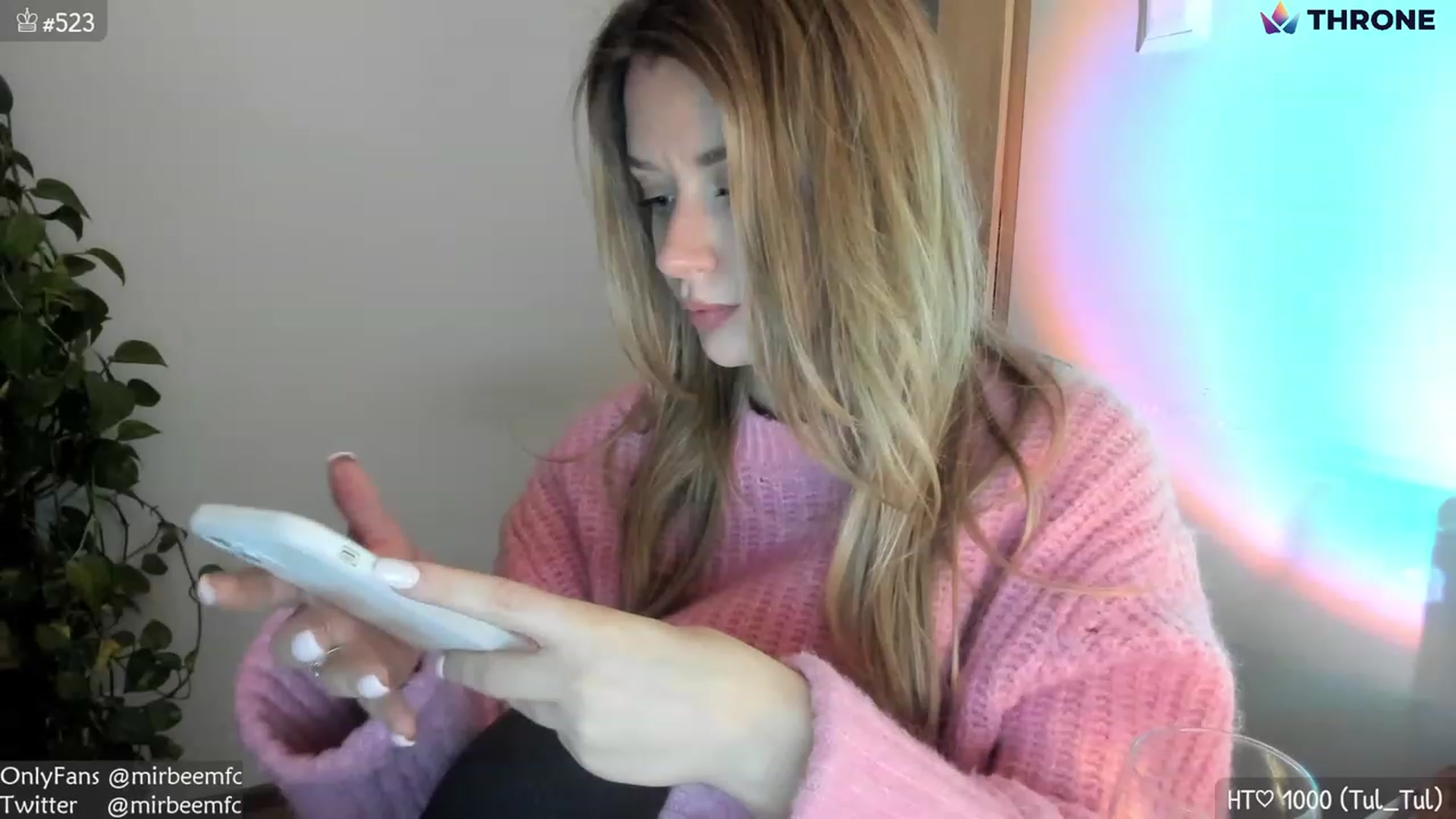 Gallery image thumbnail from MirBee's myfreecams stream on, 01/27/2023, 23:03 image 18 of 20