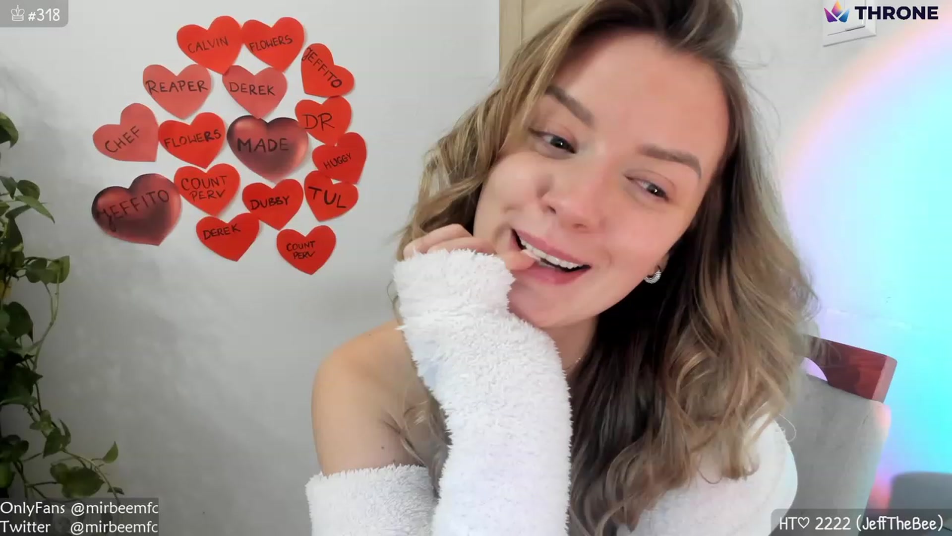 Gallery image thumbnail from MirBee's myfreecams stream on, 02/06/2023, 23:59 image 6 of 20