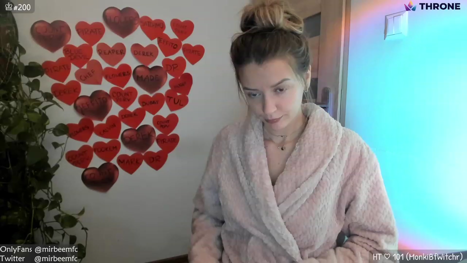 Gallery image thumbnail from MirBee's myfreecams stream on, 02/16/2023, 24:16 image 16 of 20