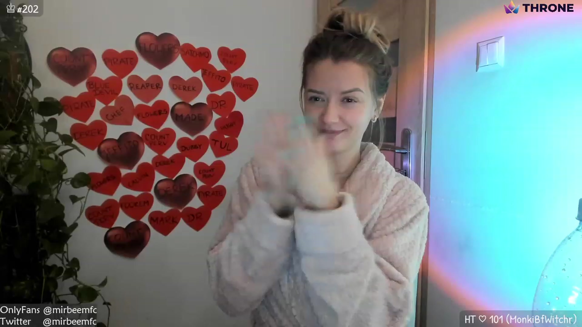 Gallery image thumbnail from MirBee's myfreecams stream on, 02/16/2023, 24:16 image 12 of 20