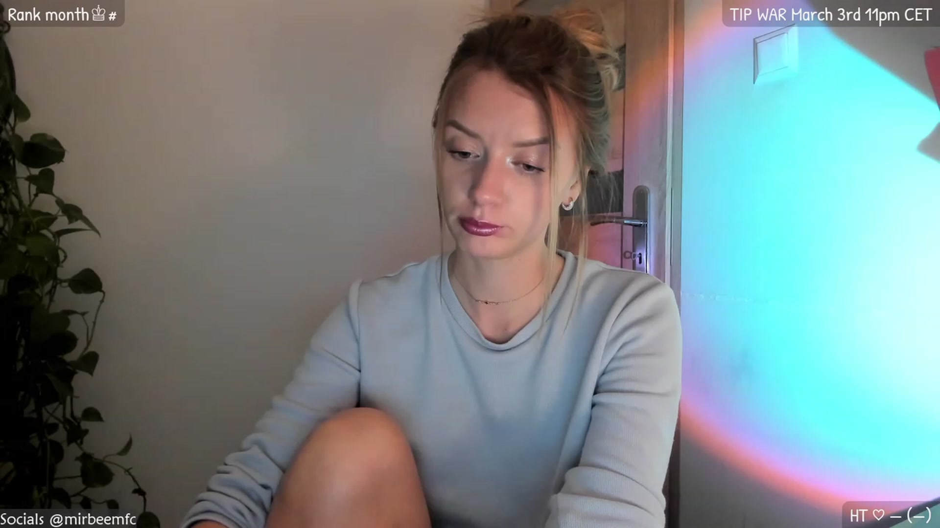 Gallery image thumbnail from MirBee's myfreecams stream on, 03/02/2023, 24:12 image 1 of 20
