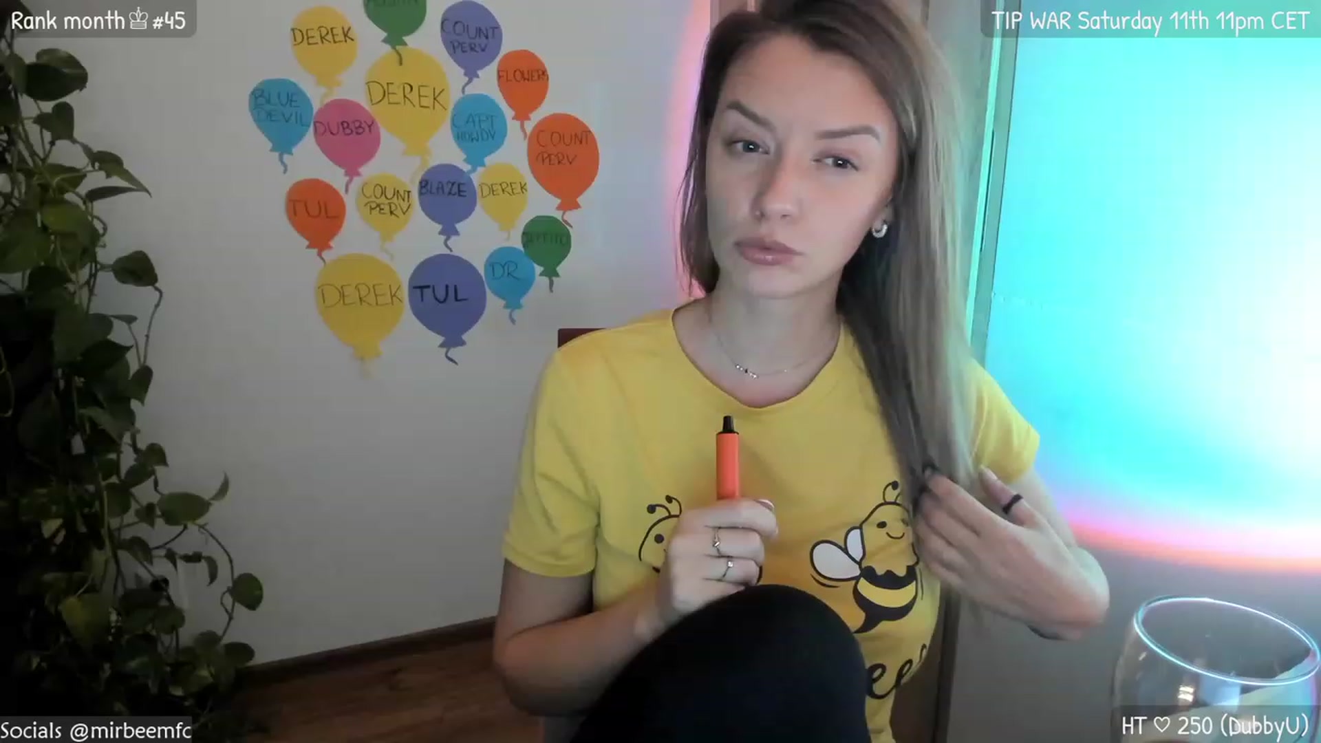 Gallery image thumbnail from MirBee's myfreecams stream on, 03/08/2023, 24:12 image 12 of 20