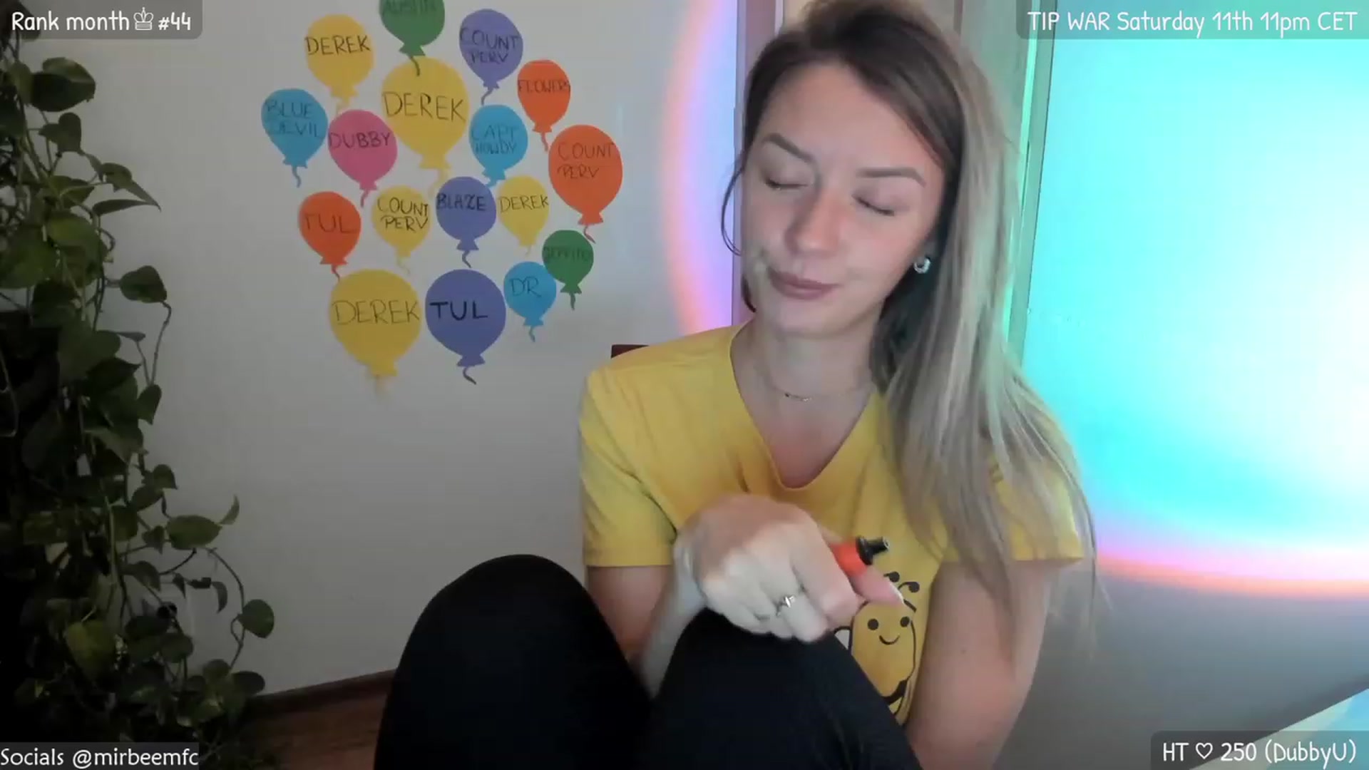 Gallery image thumbnail from MirBee's myfreecams stream on, 03/08/2023, 24:12 image 19 of 20