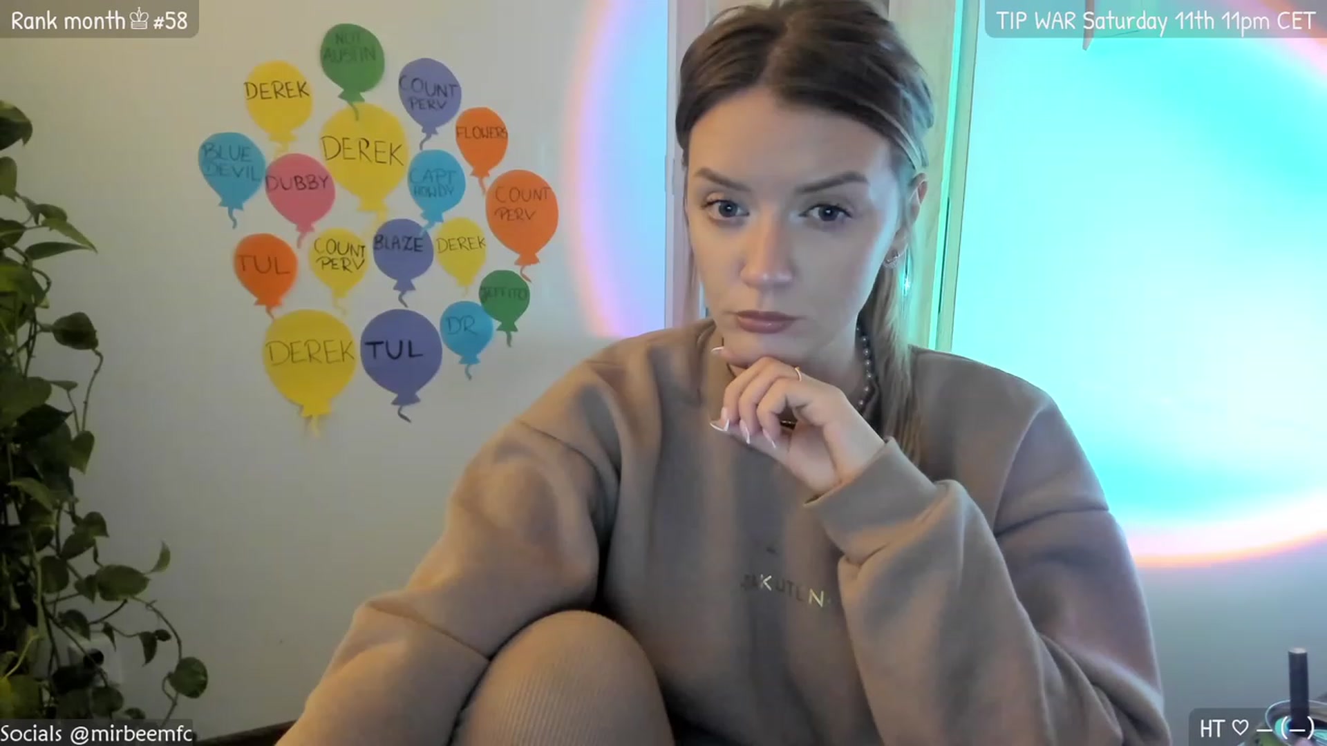 Gallery image thumbnail from MirBee's myfreecams stream on, 03/09/2023, 22:32 image 8 of 20