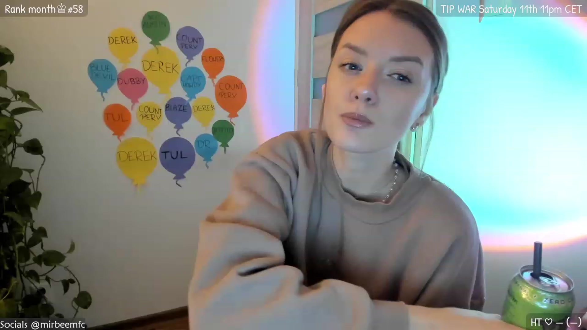 Gallery image thumbnail from MirBee's myfreecams stream on, 03/09/2023, 22:32 image 7 of 20