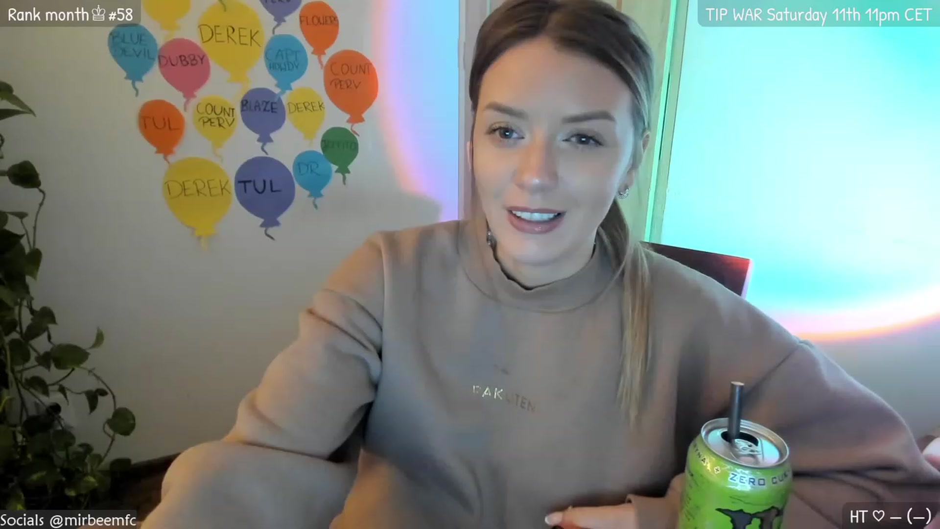 Gallery image thumbnail from MirBee's myfreecams stream on, 03/09/2023, 22:32 image 13 of 20