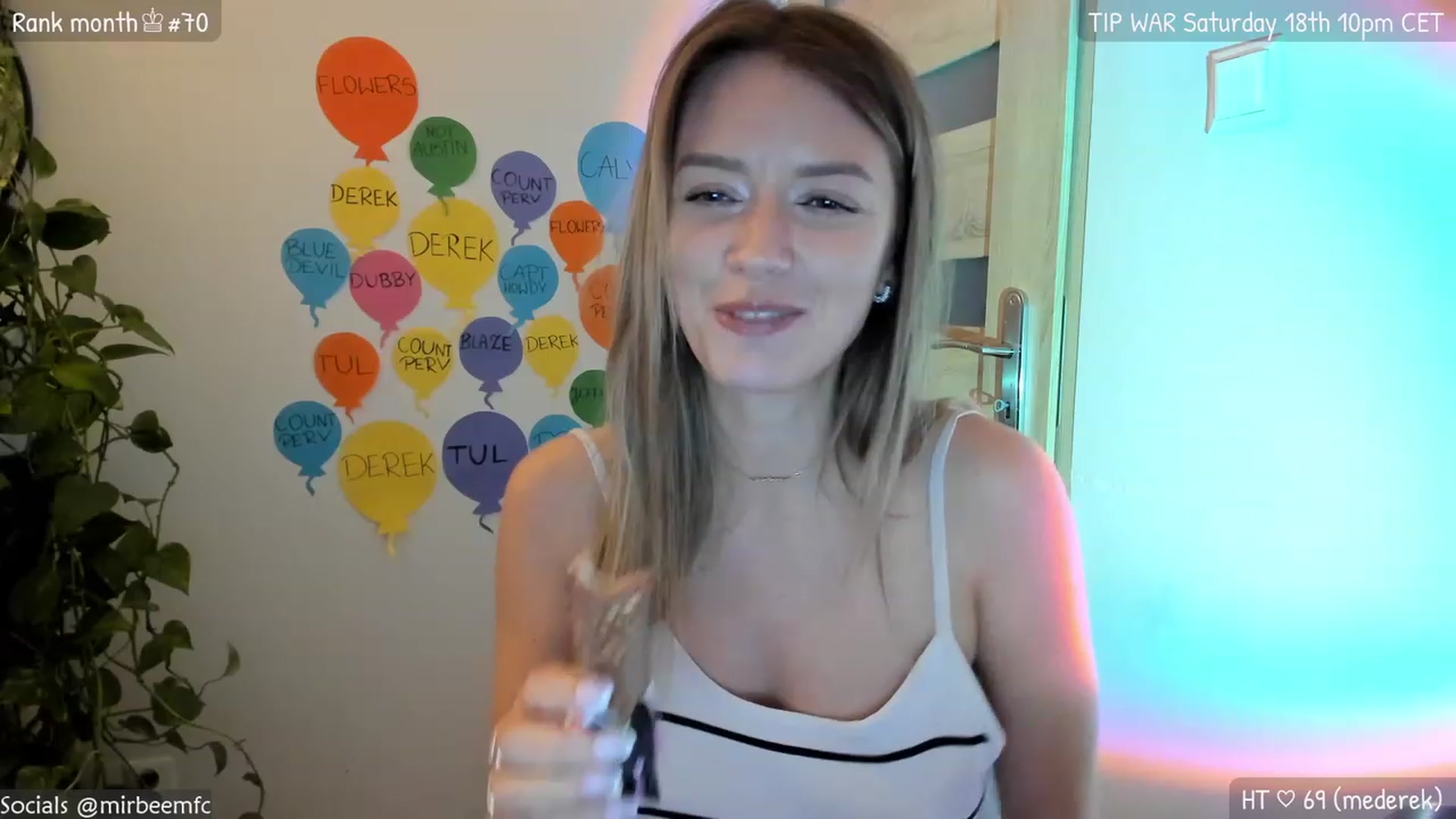 Gallery image thumbnail from MirBee's myfreecams stream on, 03/13/2023, 24:41 image 4 of 20