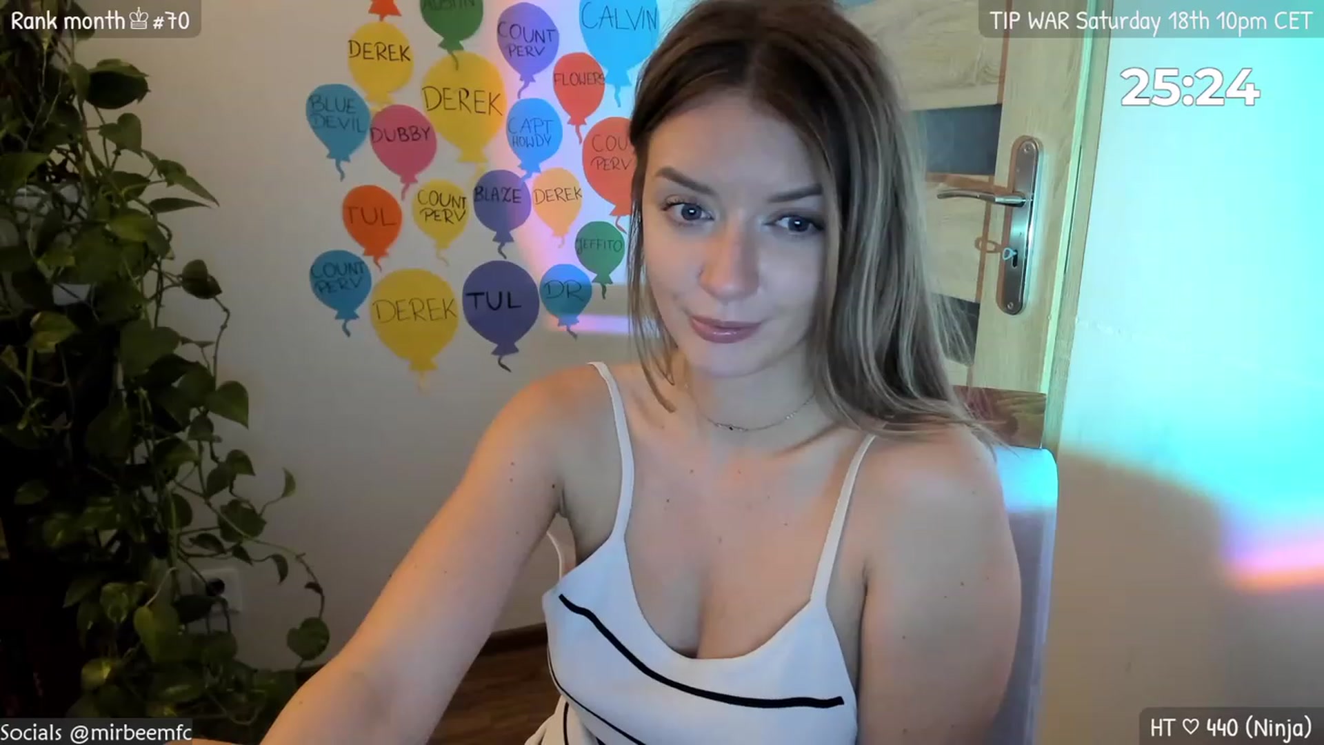Gallery image thumbnail from MirBee's myfreecams stream on, 03/13/2023, 24:41 image 18 of 20