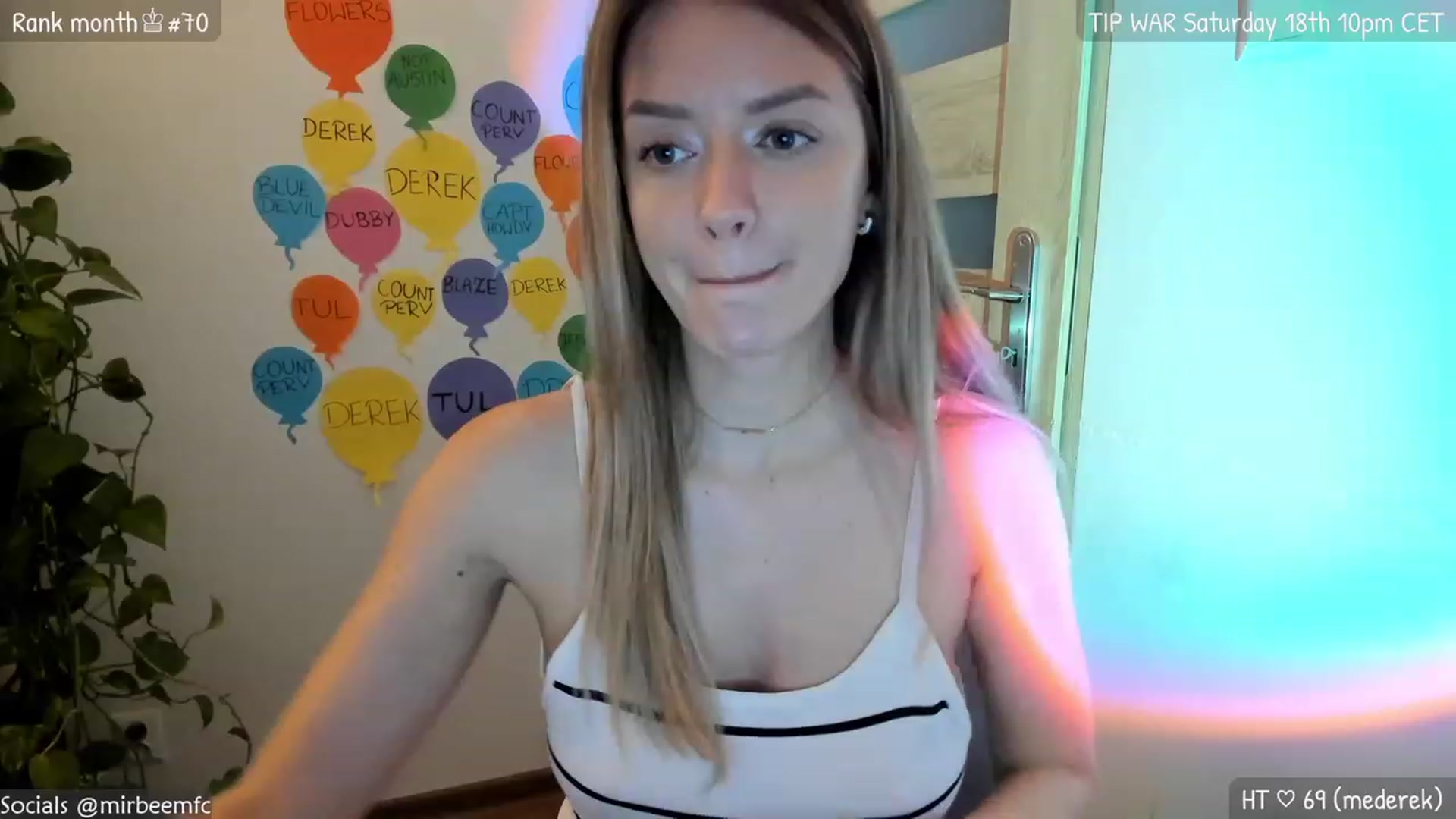 Gallery image thumbnail from MirBee's myfreecams stream on, 03/13/2023, 24:41 image 2 of 20
