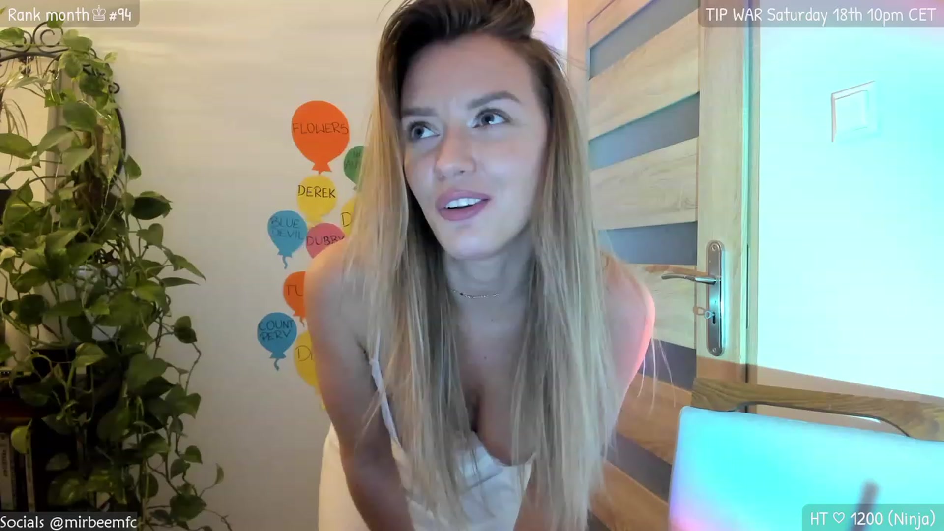Gallery image thumbnail from MirBee's myfreecams stream on, 03/16/2023, 24:01 image 12 of 20