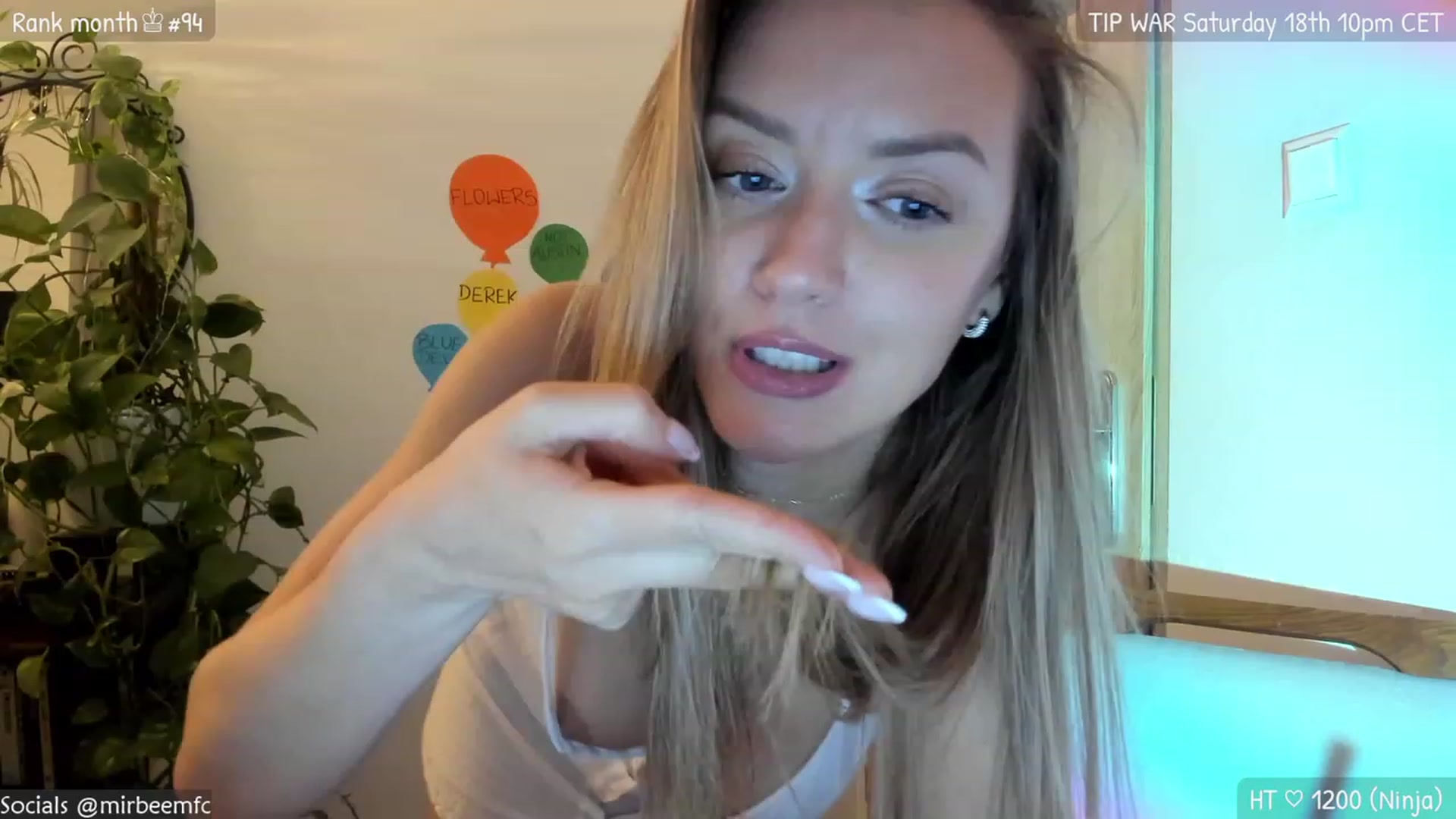 Gallery image thumbnail from MirBee's myfreecams stream on, 03/16/2023, 24:01 image 11 of 20