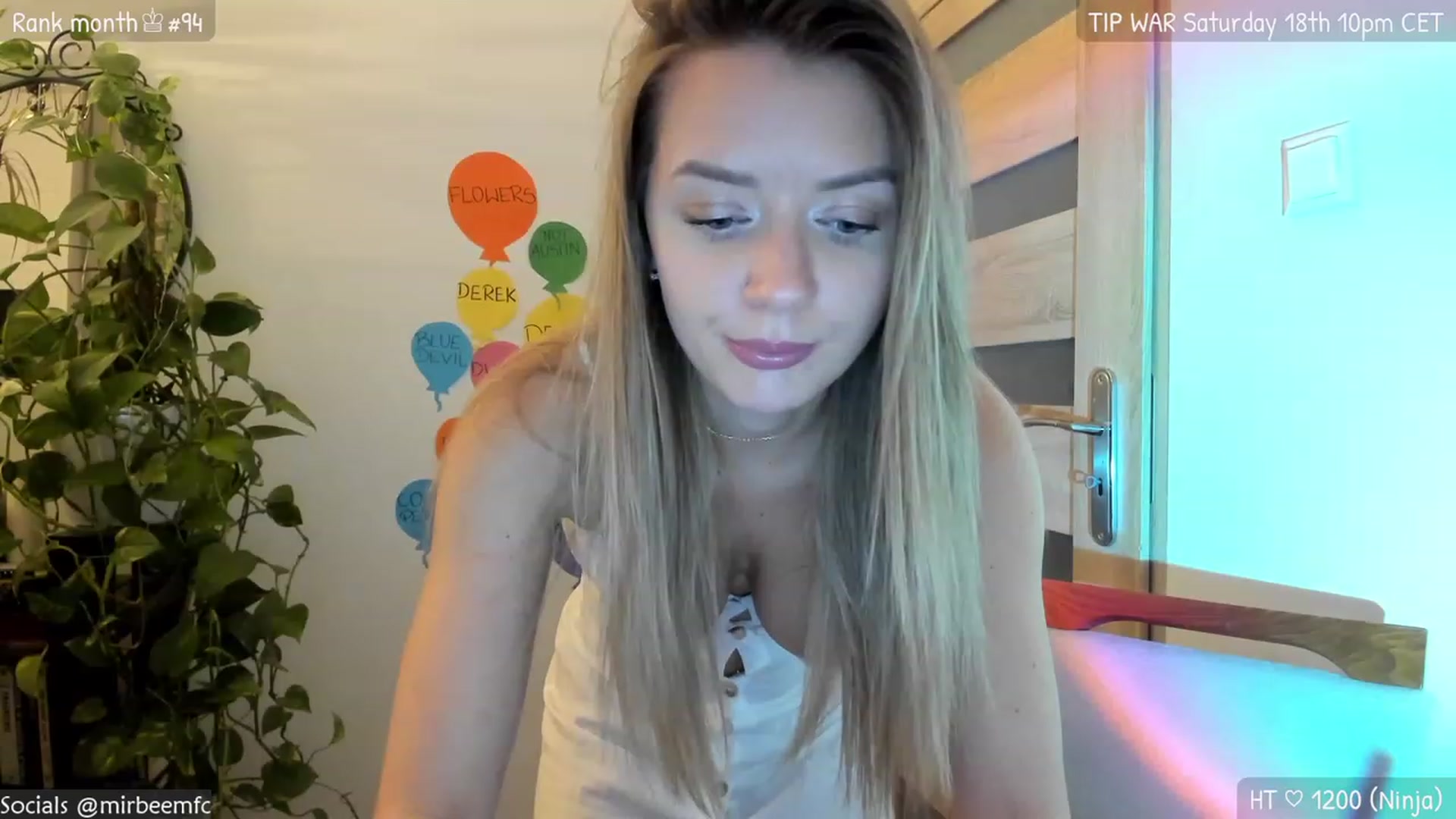 Gallery image thumbnail from MirBee's myfreecams stream on, 03/16/2023, 24:01 image 19 of 20