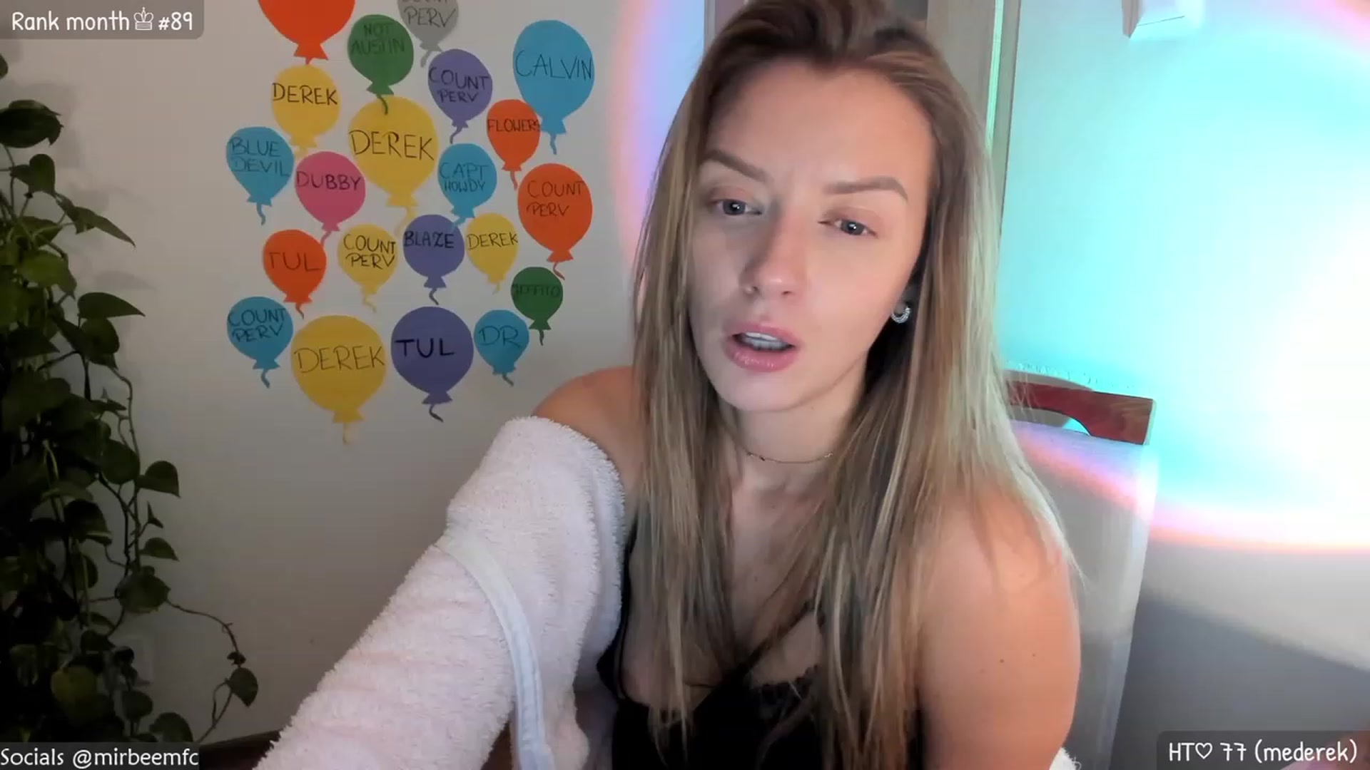 Gallery image thumbnail from MirBee's myfreecams stream on, 03/21/2023, 24:08 image 3 of 20