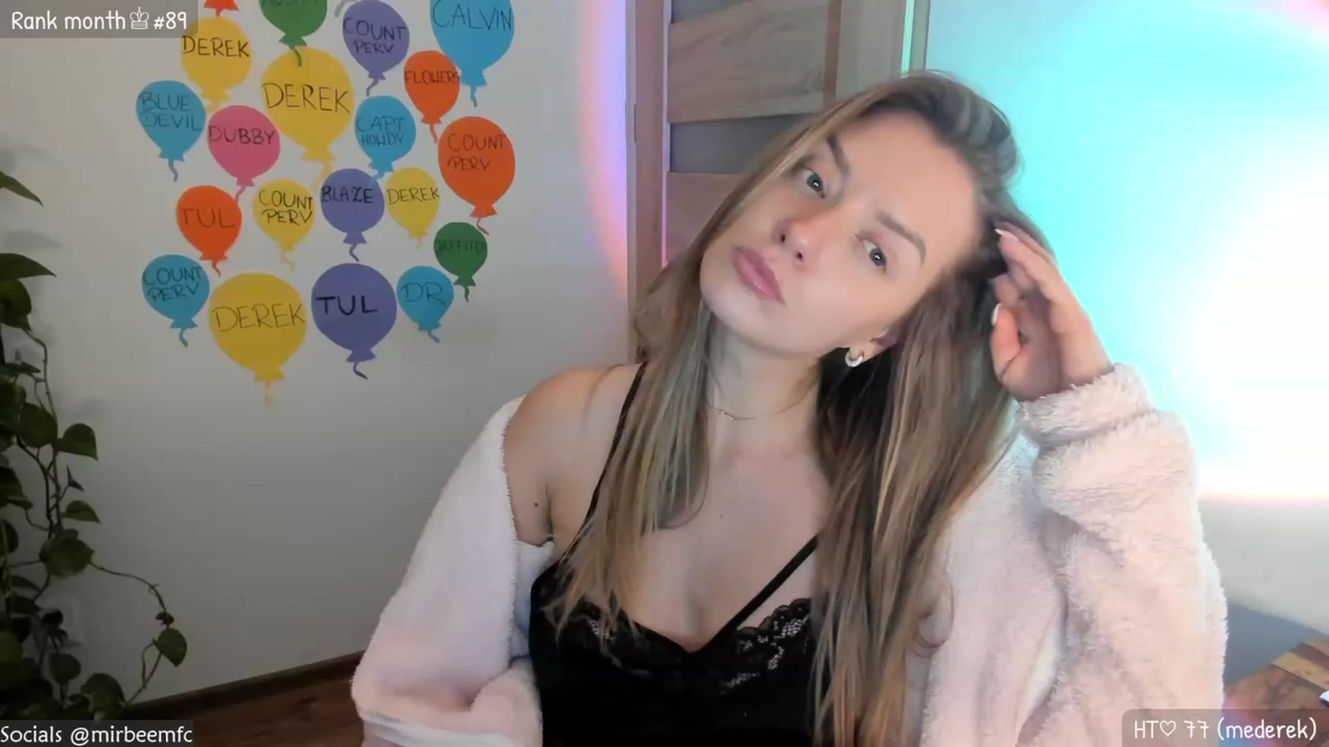 Gallery image thumbnail from MirBee's myfreecams stream on, 03/21/2023, 24:08 image 12 of 20