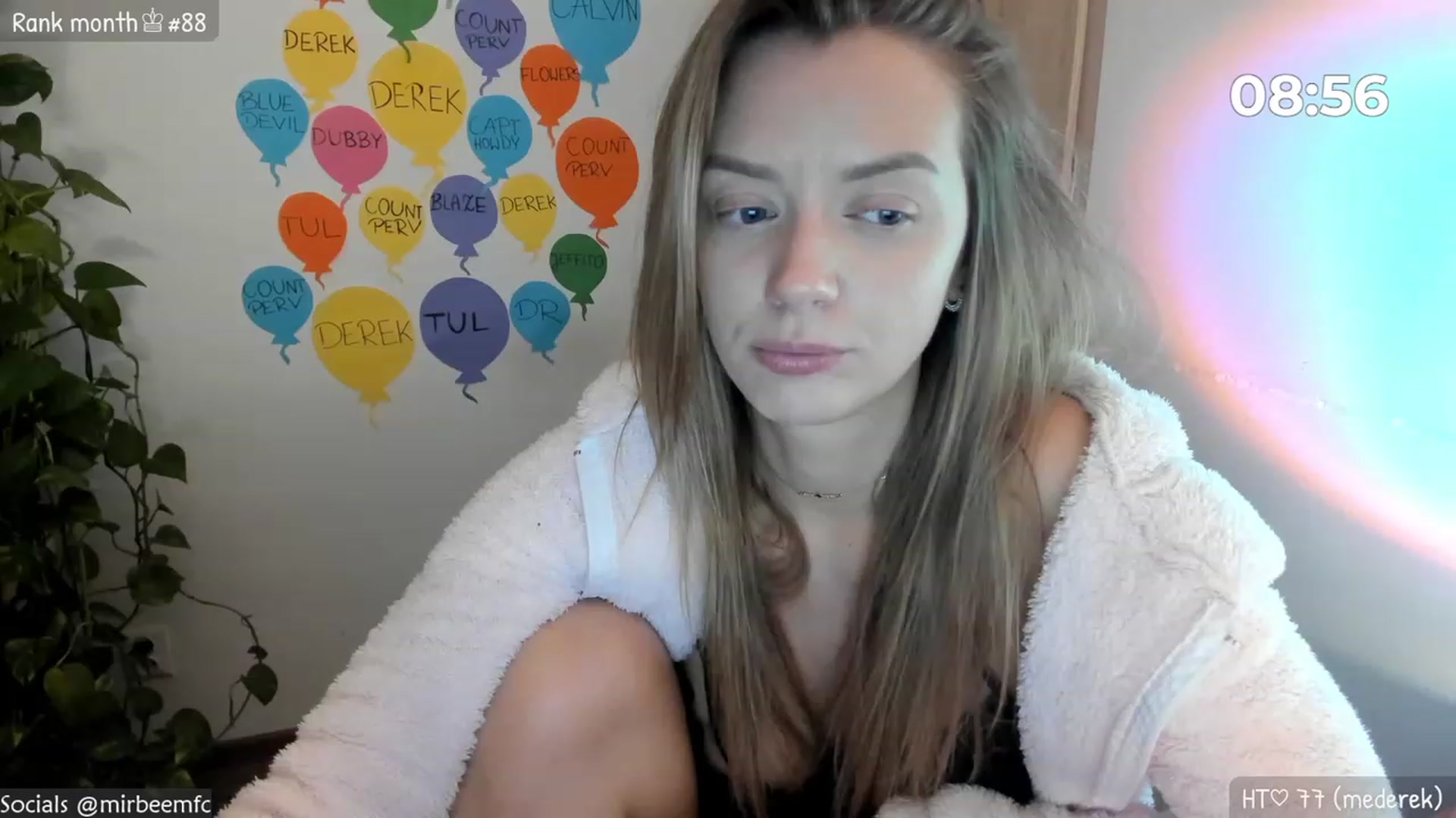 Gallery image thumbnail from MirBee's myfreecams stream on, 03/21/2023, 24:08 image 19 of 20