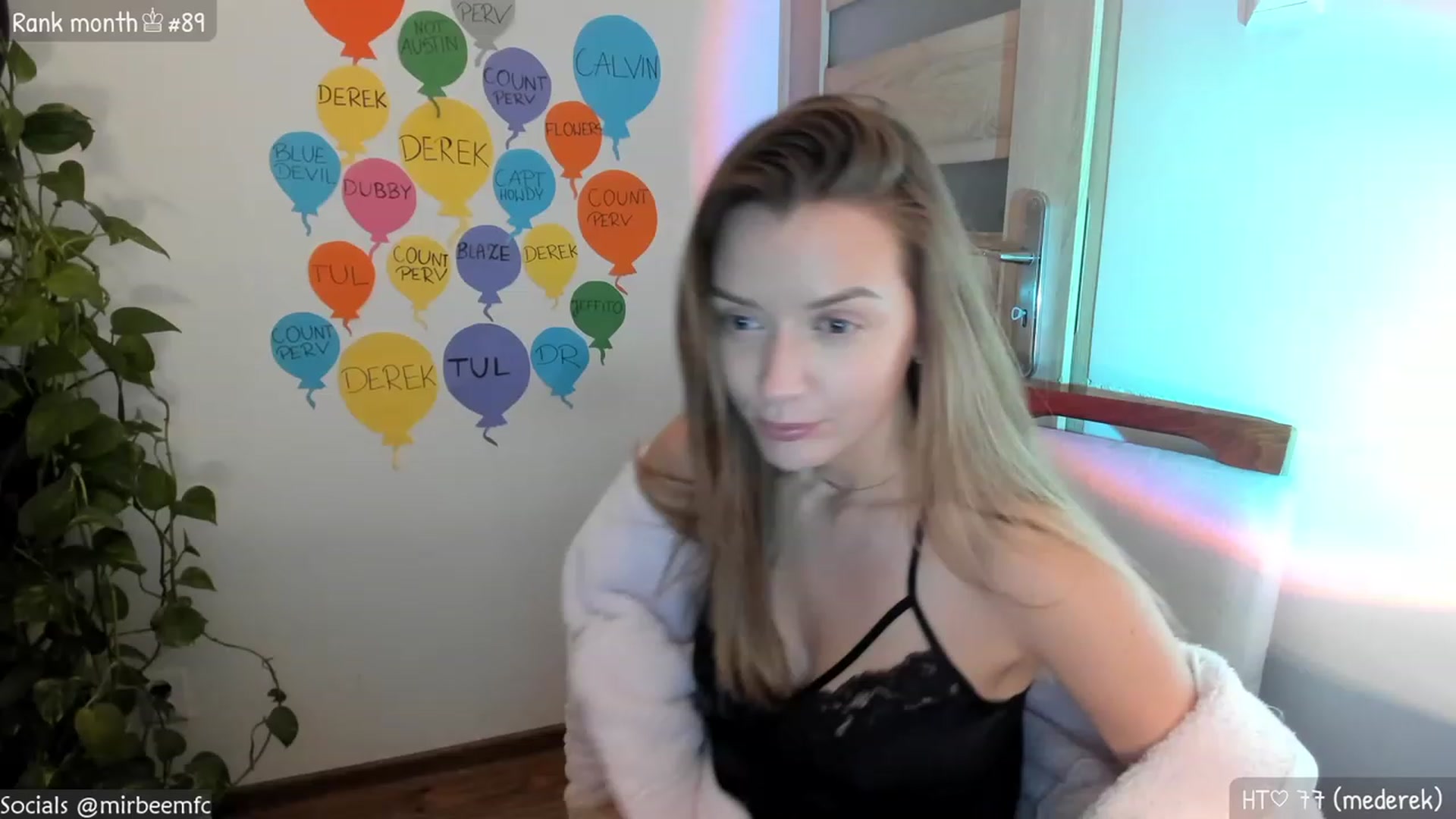 Gallery image thumbnail from MirBee's myfreecams stream on, 03/21/2023, 24:08 image 5 of 20