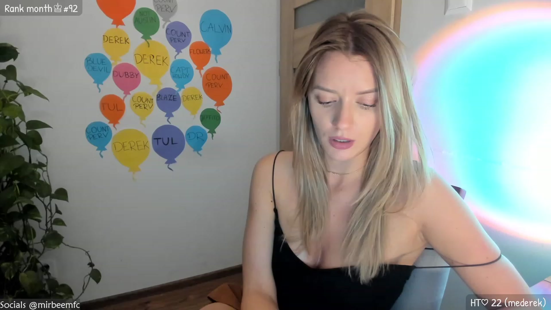 Gallery image thumbnail from MirBee's myfreecams stream on, 03/22/2023, 24:08 image 3 of 20