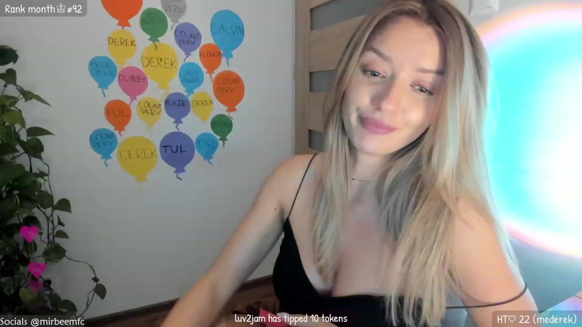 Gallery image thumbnail from MirBee's myfreecams stream on, 03/22/2023, 24:08 image 4 of 20
