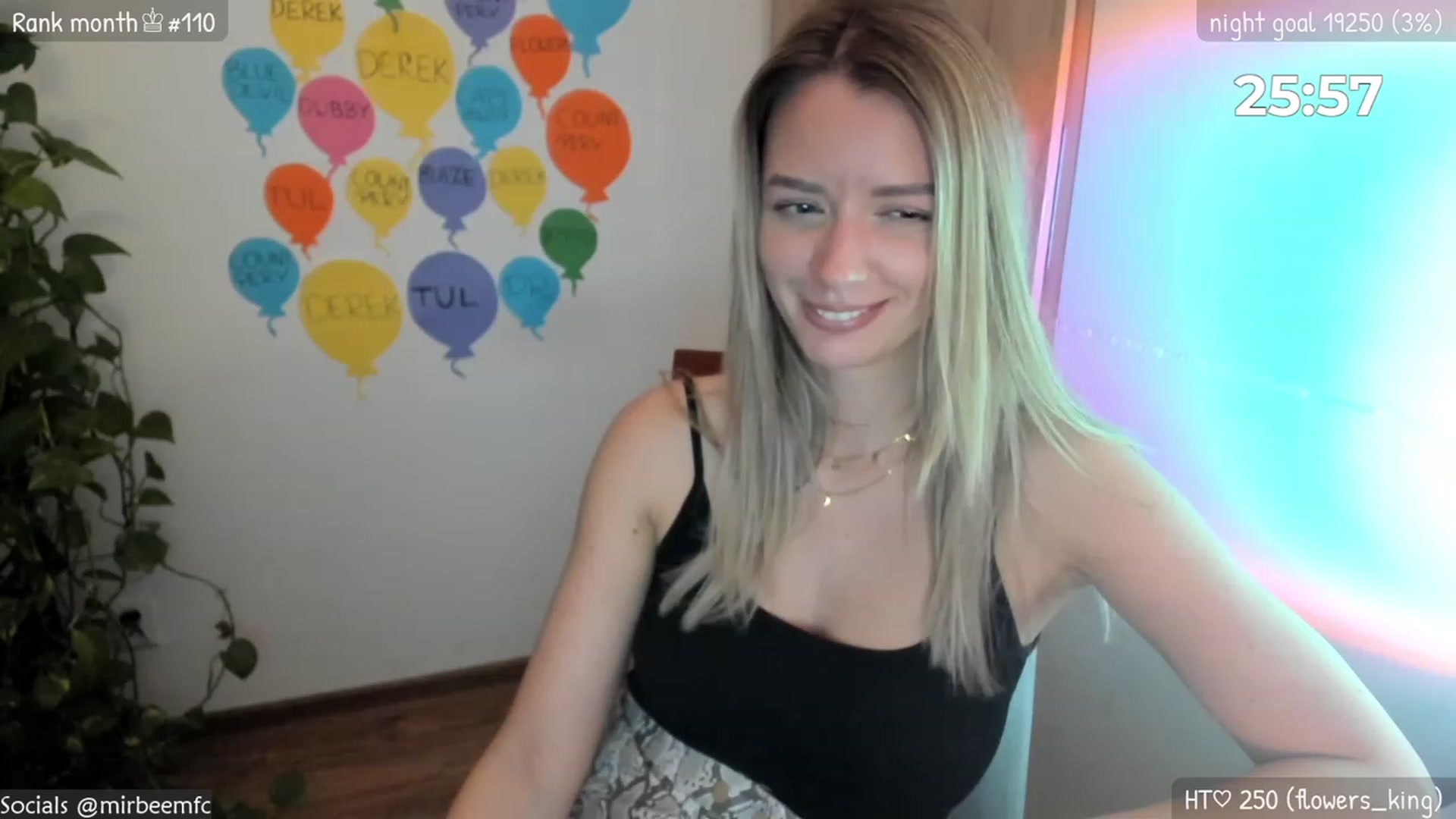 Gallery image thumbnail from MirBee's myfreecams stream on, 03/27/2023, 24:01 image 11 of 20