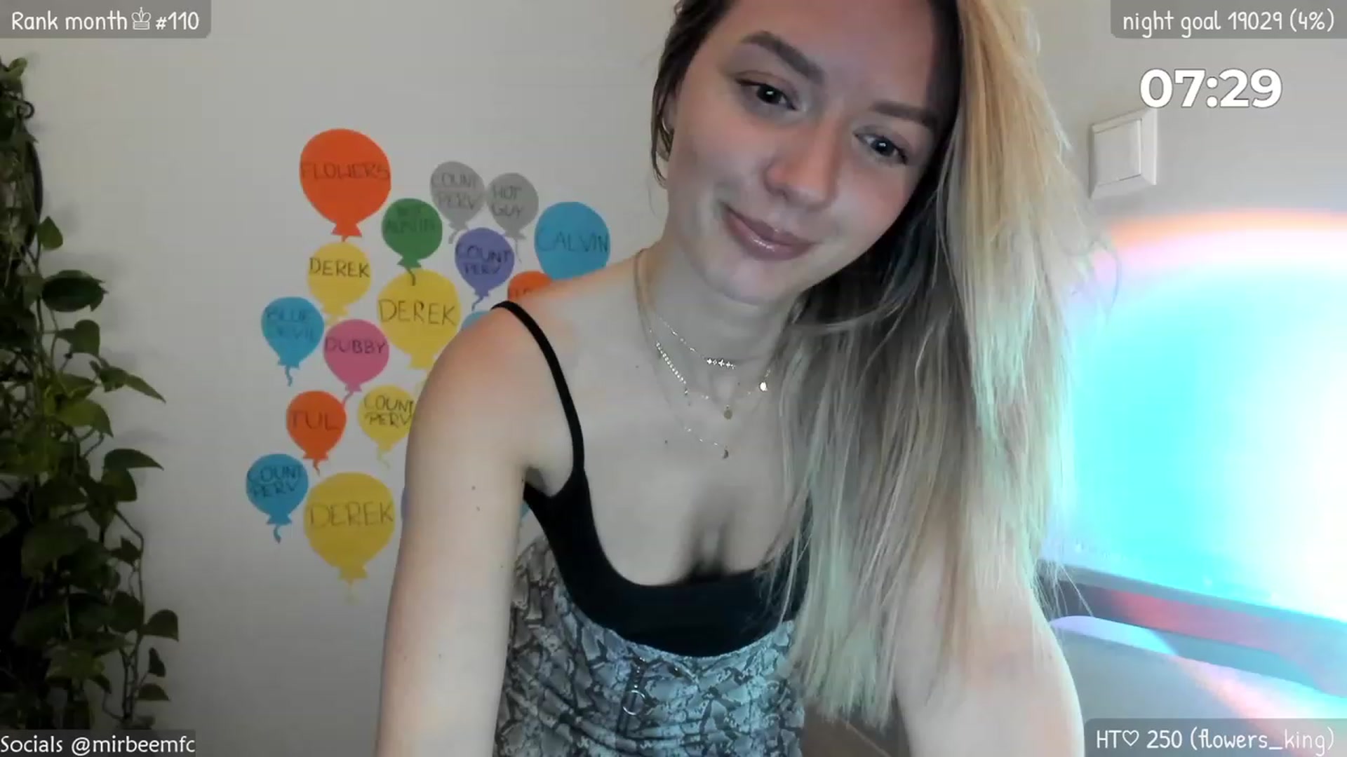 Gallery image thumbnail from MirBee's myfreecams stream on, 03/27/2023, 24:22 image 12 of 20