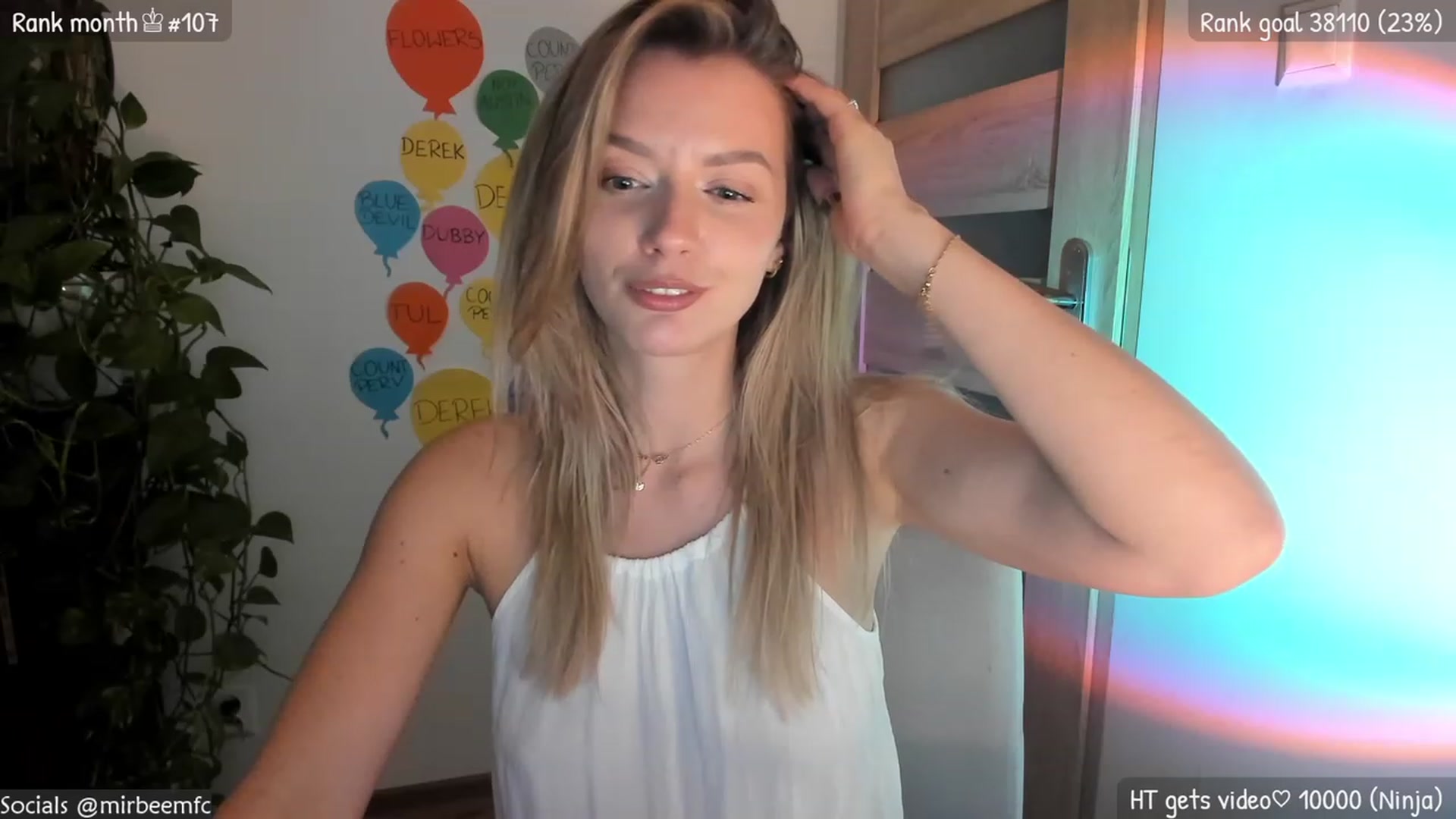 Gallery image thumbnail from MirBee's myfreecams stream on, 03/29/2023, 23:08 image 14 of 20