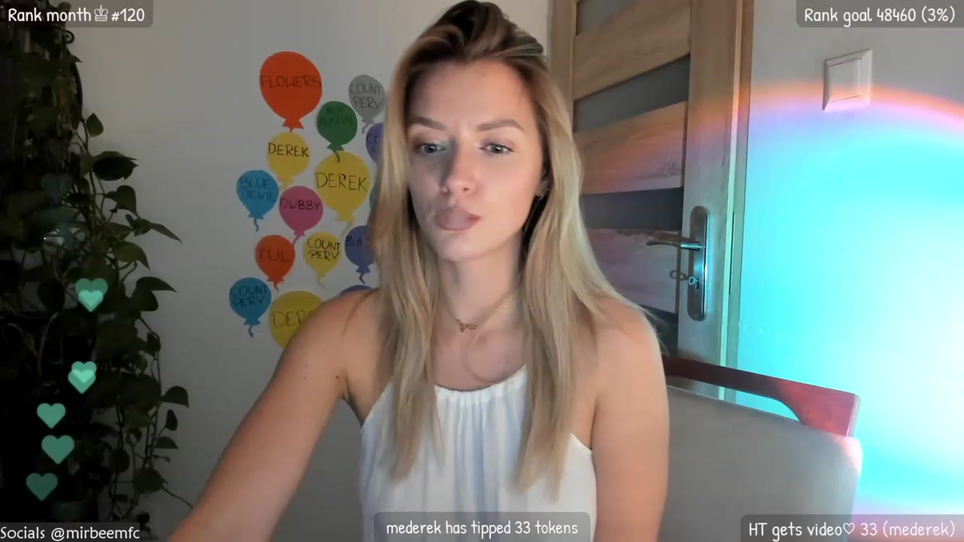 Gallery image thumbnail from MirBee's myfreecams stream on, 03/29/2023, 23:08 image 7 of 20