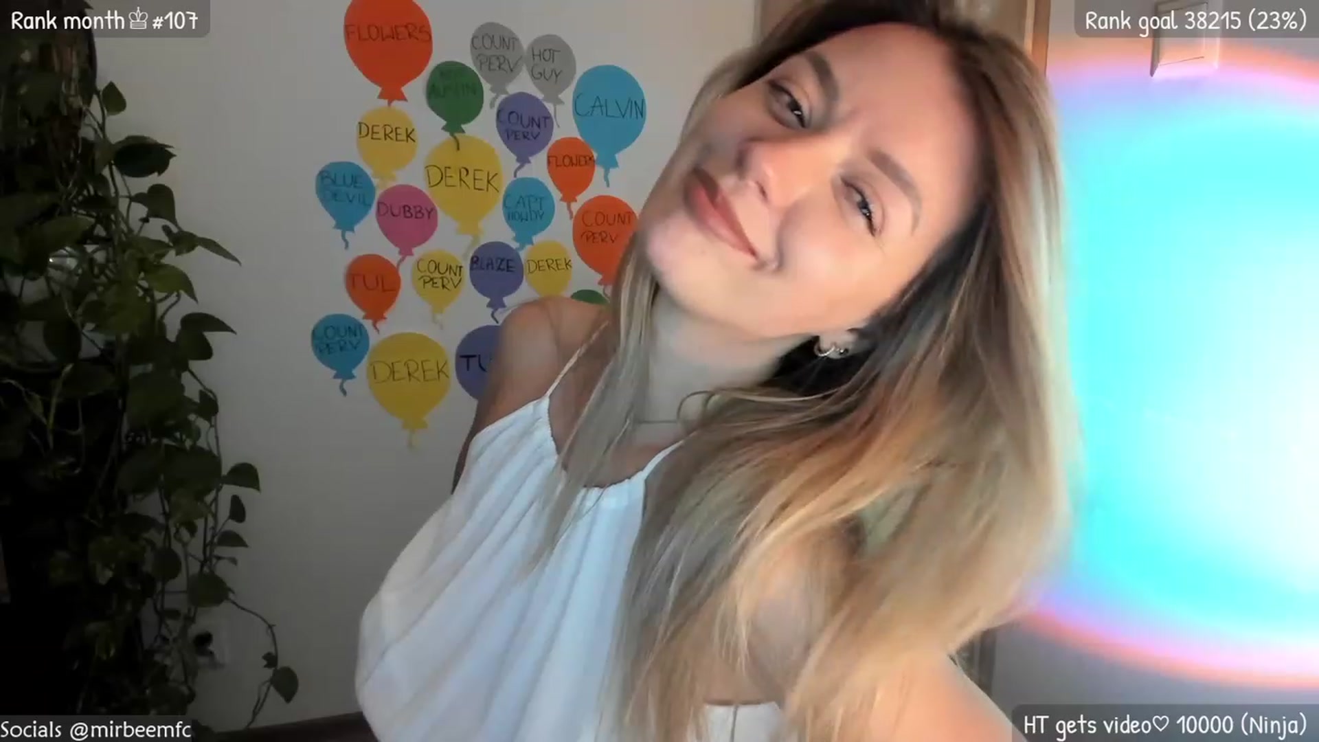 Gallery image thumbnail from MirBee's myfreecams stream on, 03/29/2023, 23:08 image 10 of 20