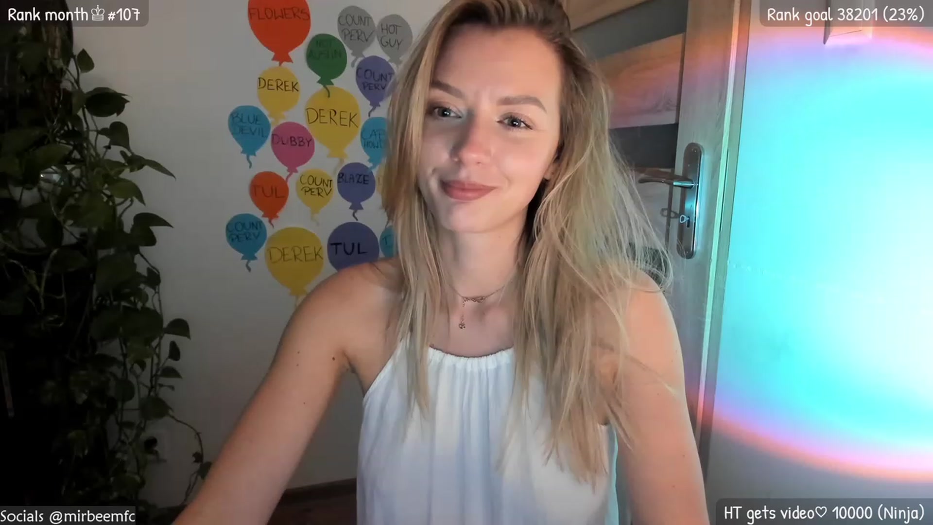 Gallery image thumbnail from MirBee's myfreecams stream on, 03/29/2023, 23:08 image 12 of 20