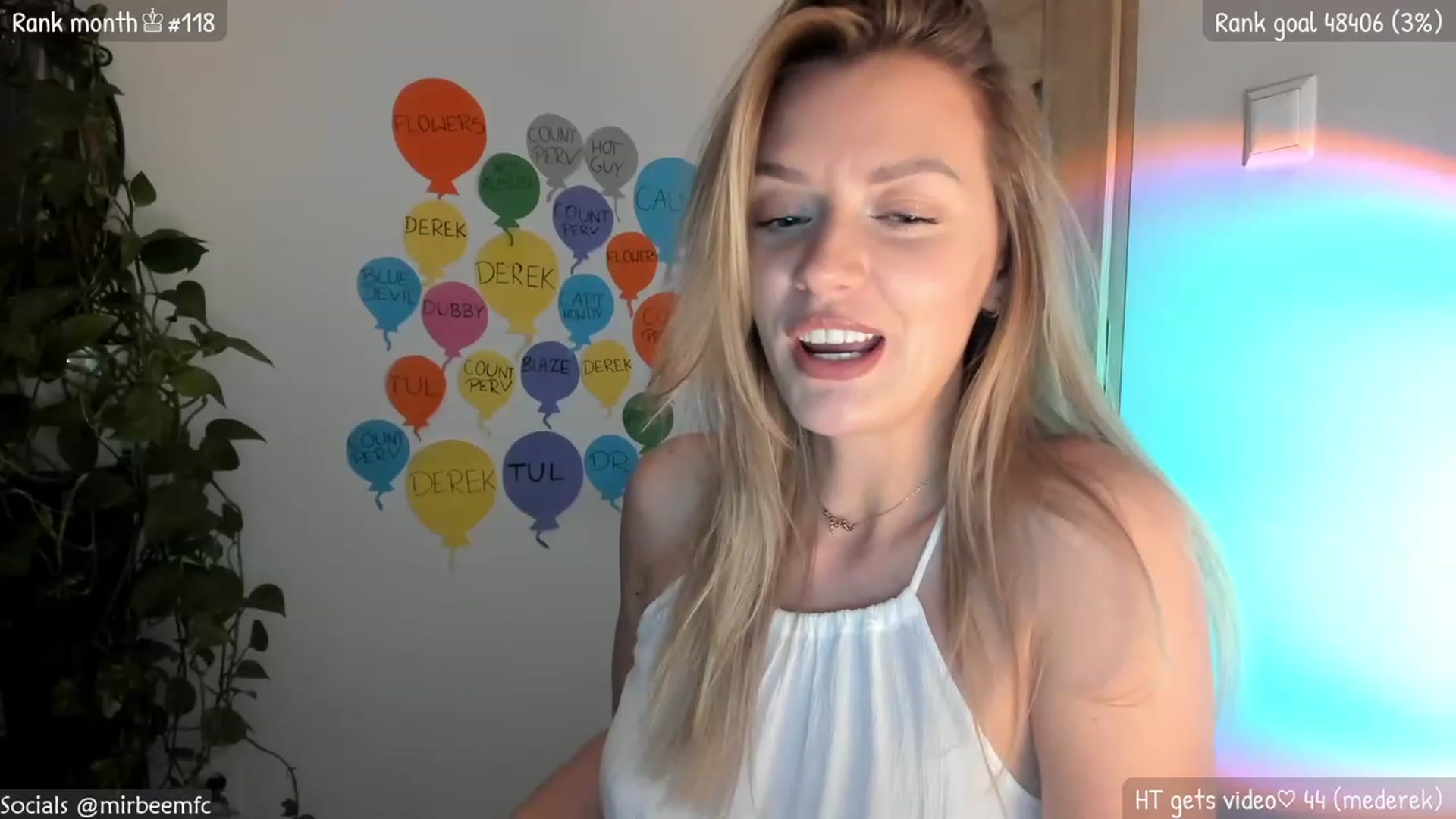 Gallery image thumbnail from MirBee's myfreecams stream on, 03/29/2023, 23:08 image 8 of 20
