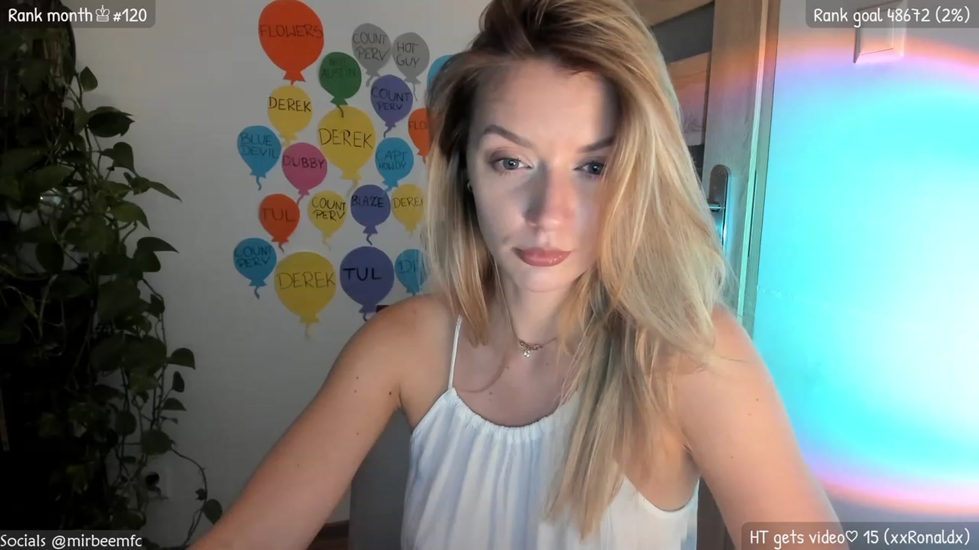 Gallery image thumbnail from MirBee's myfreecams stream on, 03/29/2023, 23:08 image 1 of 20