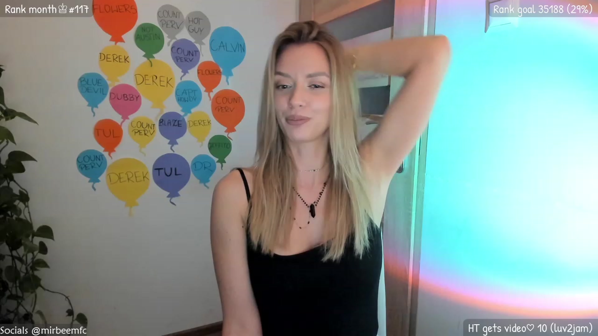 Gallery image thumbnail from MirBee's myfreecams stream on, 03/31/2023, 22:10 image 5 of 20