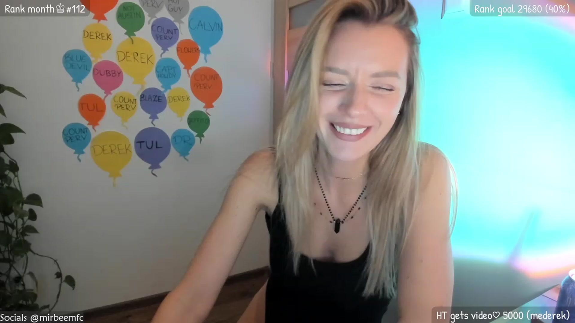 Gallery image thumbnail from MirBee's myfreecams stream on, 03/31/2023, 22:10 image 15 of 20