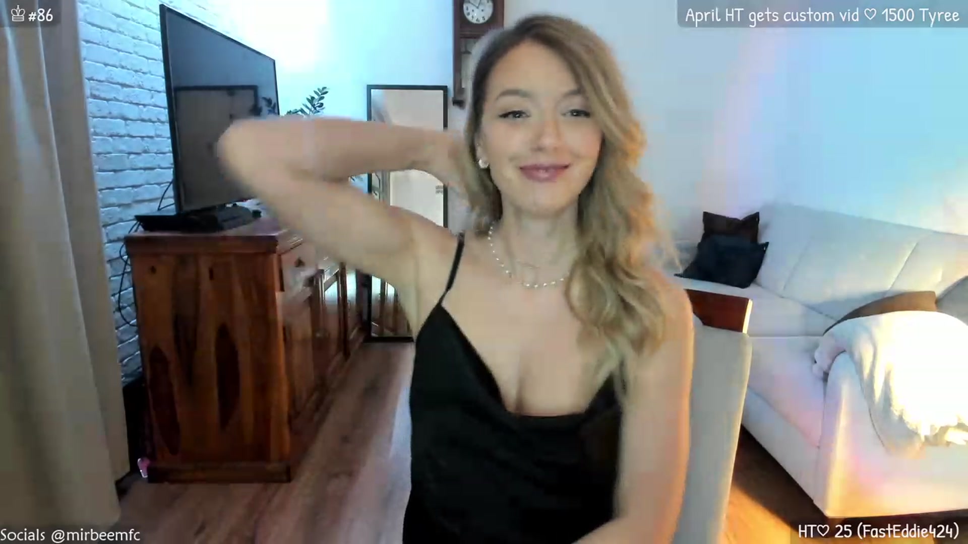 Gallery image thumbnail from MirBee's myfreecams stream on, 04/02/2023, 23:12 image 8 of 20