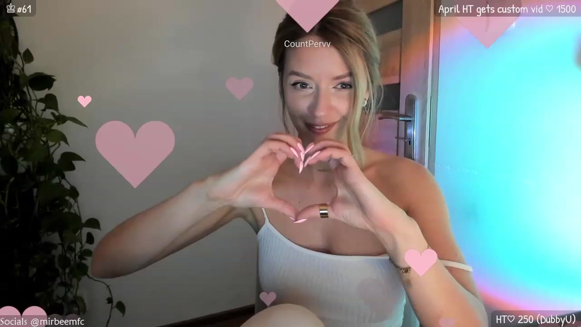 Gallery image thumbnail from MirBee's myfreecams stream on, 04/04/2023, 24:06 image 4 of 20