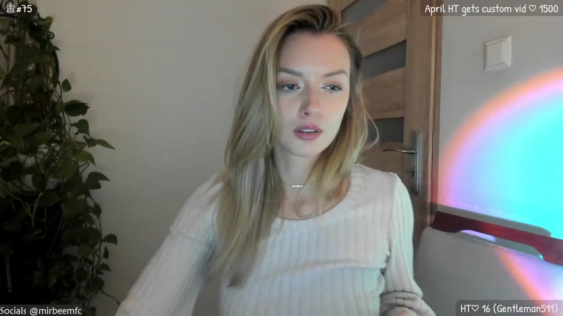 Gallery image thumbnail from MirBee's myfreecams stream on, 04/05/2023, 23:23 image 3 of 20