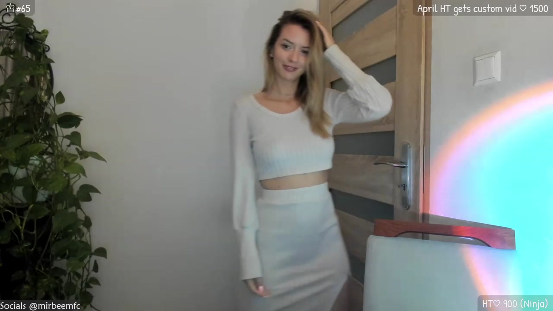 Gallery image thumbnail from MirBee's myfreecams stream on, 04/05/2023, 23:23 image 16 of 20