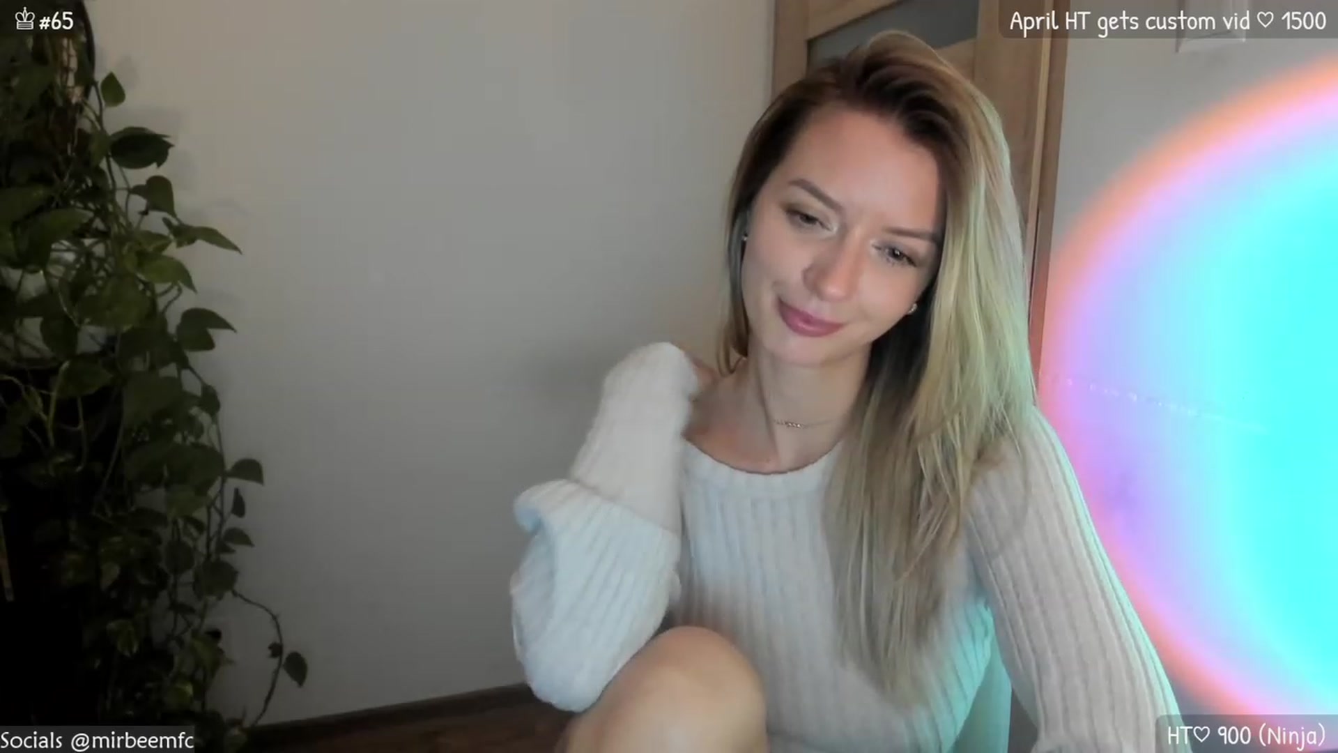 Gallery image thumbnail from MirBee's myfreecams stream on, 04/05/2023, 23:23 image 15 of 20