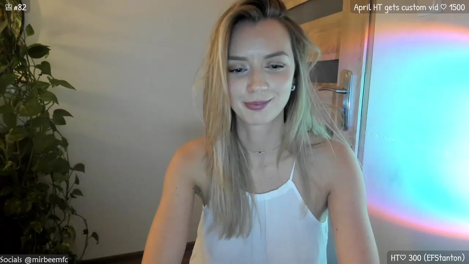 Gallery image thumbnail from MirBee's myfreecams stream on, 04/06/2023, 22:13 image 14 of 20