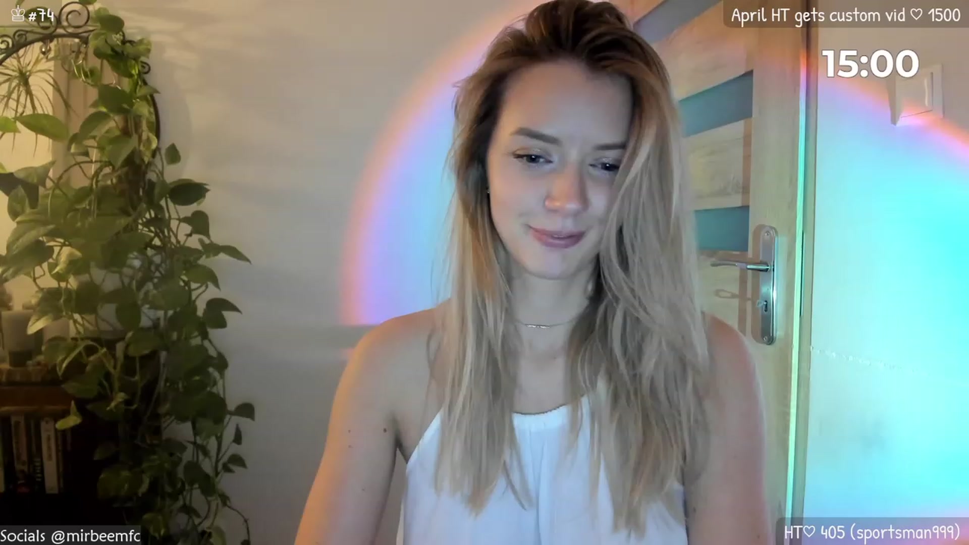 Gallery image thumbnail from MirBee's myfreecams stream on, 04/07/2023, 24:01 image 19 of 20