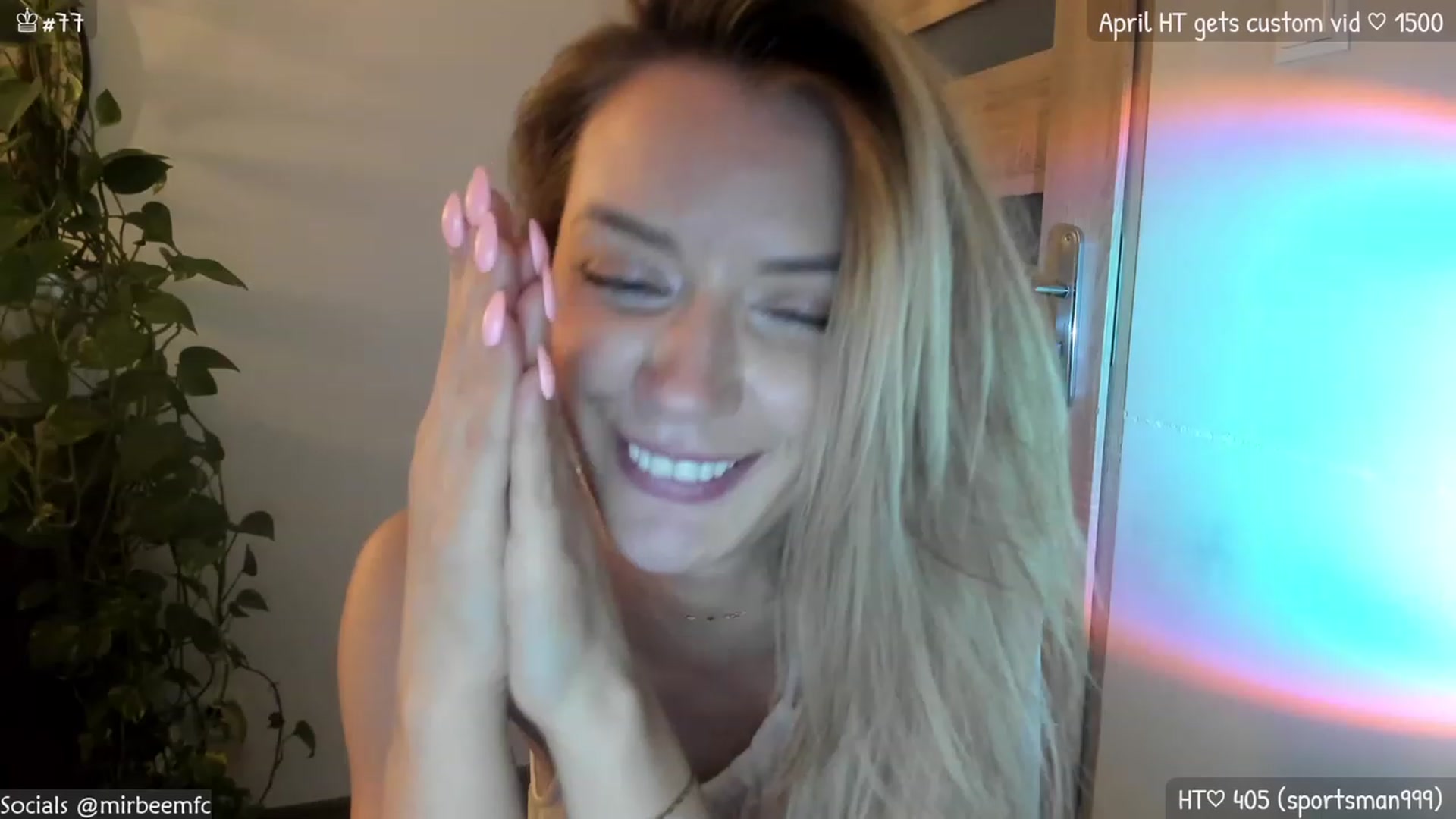 Gallery image thumbnail from MirBee's myfreecams stream on, 04/07/2023, 24:01 image 8 of 20