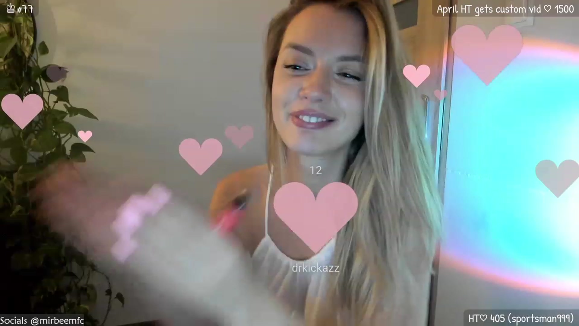 Gallery image thumbnail from MirBee's myfreecams stream on, 04/07/2023, 24:01 image 9 of 20