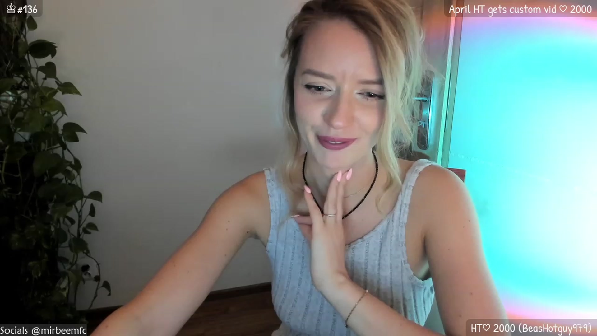 Gallery image thumbnail from MirBee's myfreecams stream on, 04/09/2023, 23:59 image 10 of 20