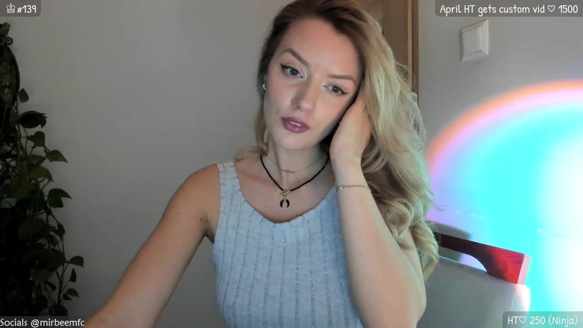 Gallery image thumbnail from MirBee's myfreecams stream on, 04/09/2023, 23:59 image 4 of 20