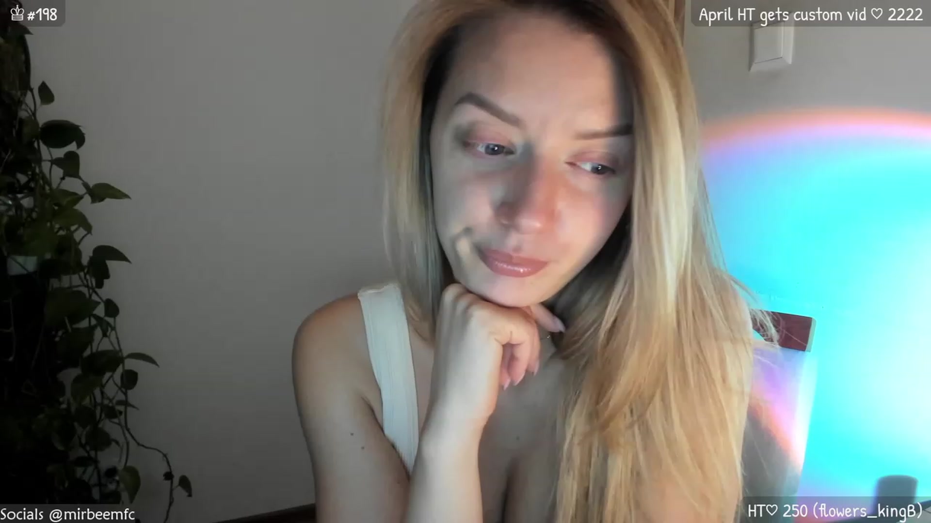 Gallery image thumbnail from MirBee's myfreecams stream on, 04/17/2023, 22:56 image 7 of 20