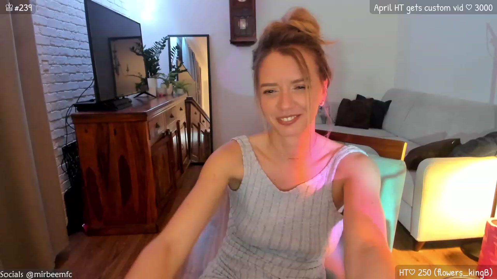 Gallery image thumbnail from MirBee's myfreecams stream on, 04/21/2023, 21:32 image 19 of 20