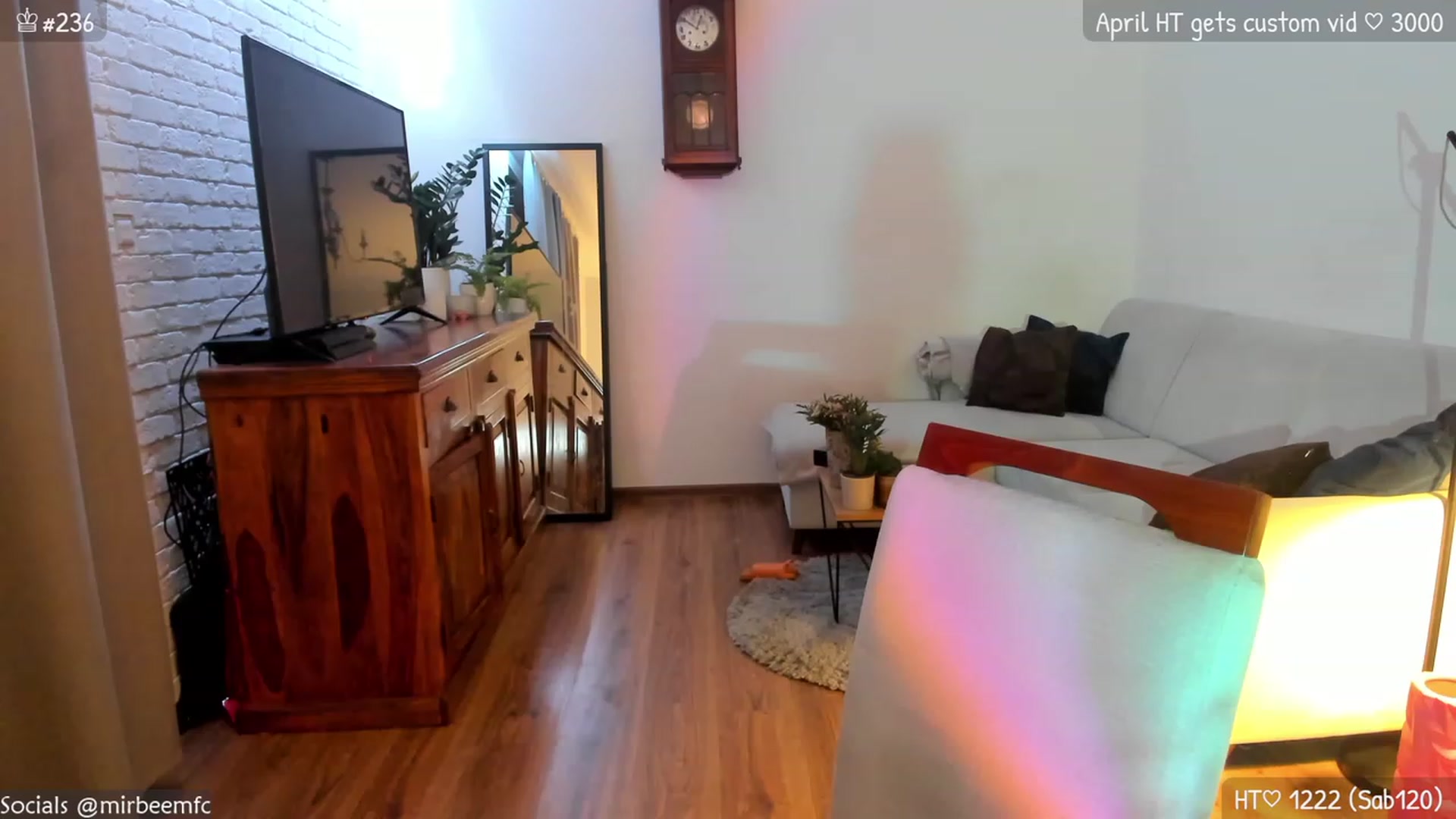 Gallery image thumbnail from MirBee's myfreecams stream on, 04/21/2023, 23:47 image 2 of 20
