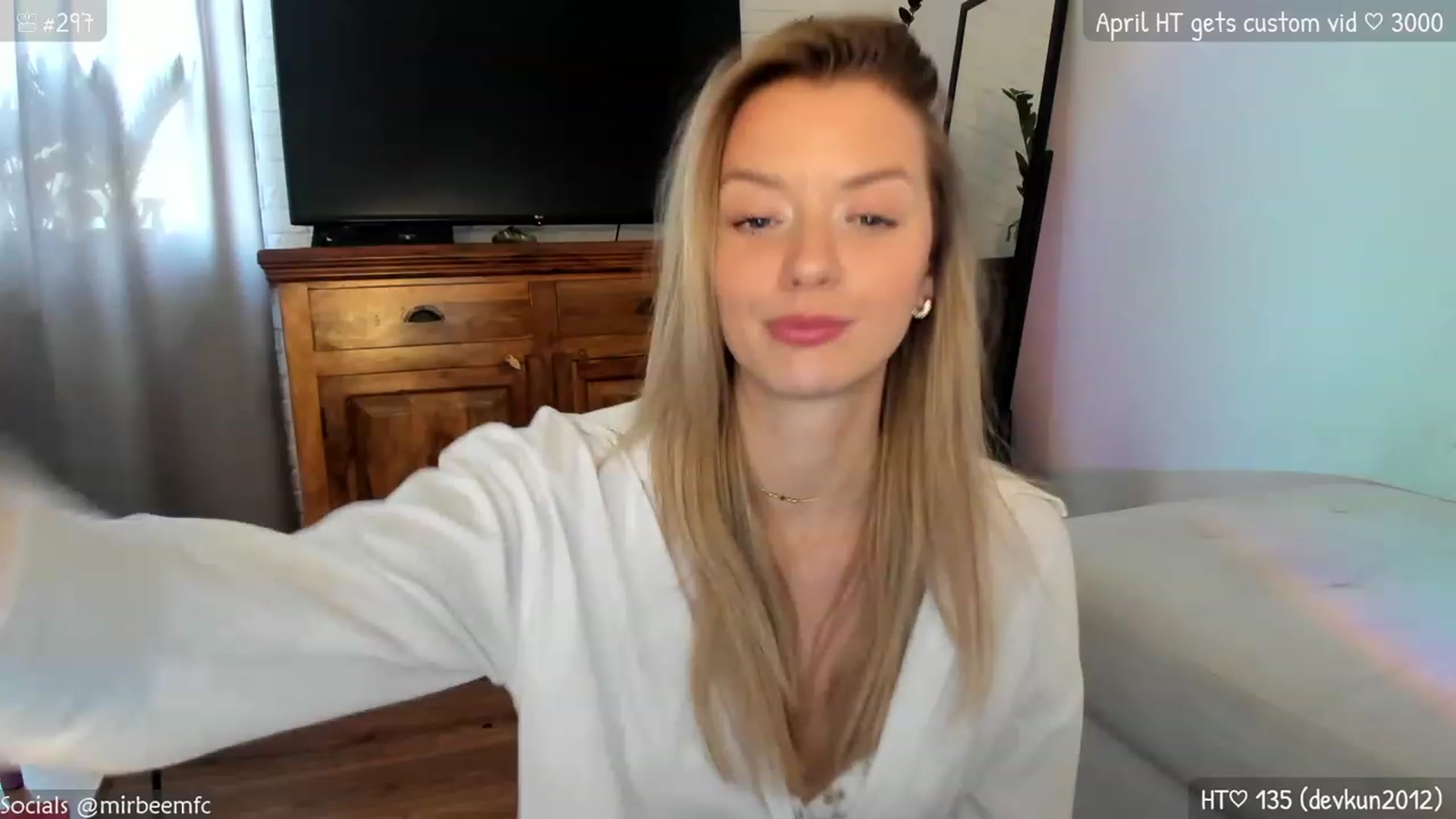Gallery image thumbnail from MirBee's myfreecams stream on, 04/27/2023, 14:42 image 6 of 20