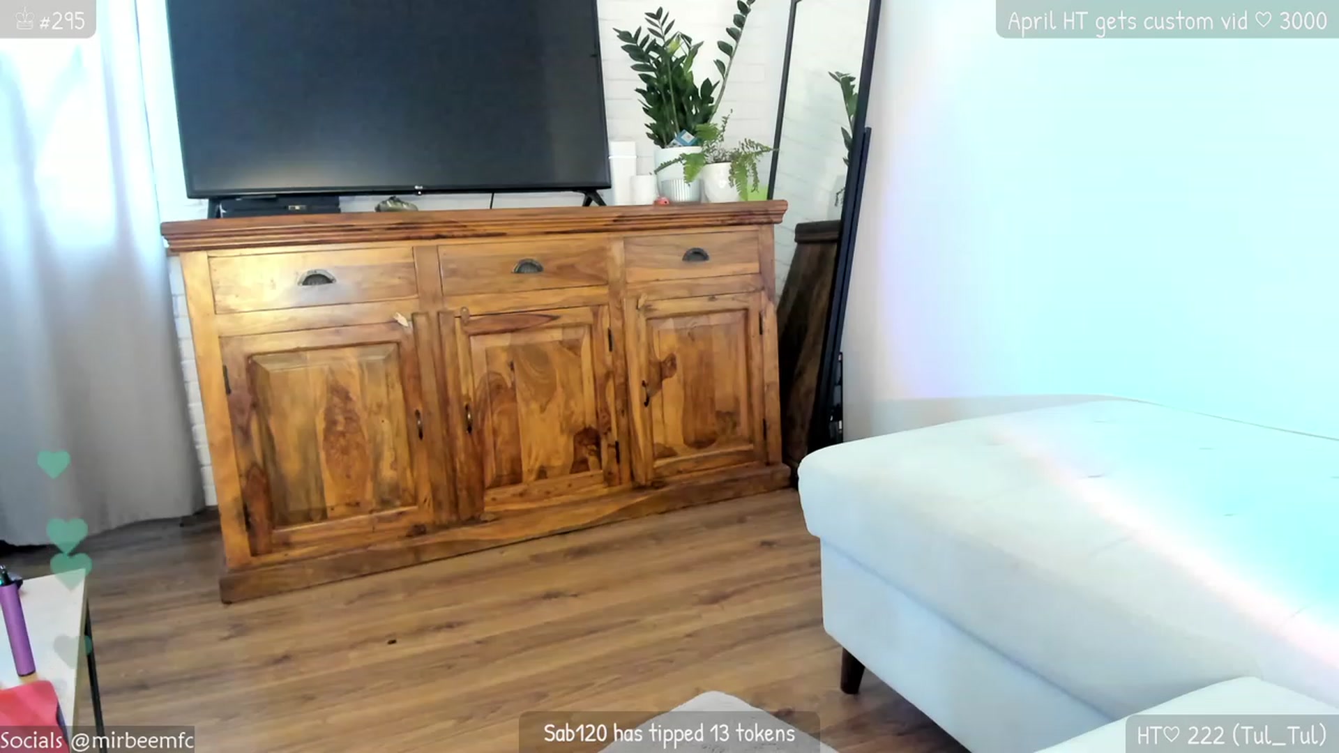 Gallery image thumbnail from MirBee's myfreecams stream on, 04/27/2023, 14:42 image 12 of 20