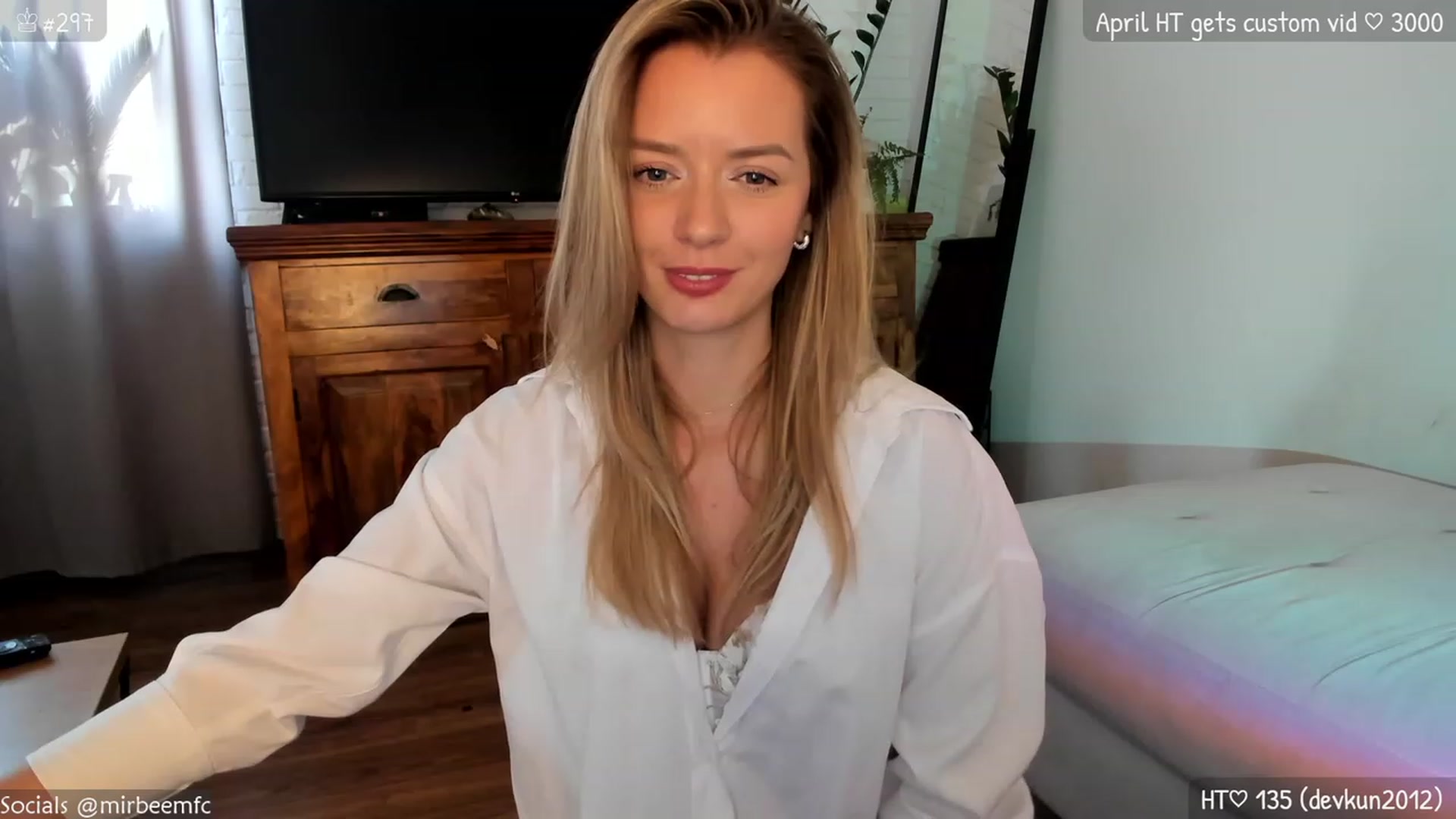 Gallery image thumbnail from MirBee's myfreecams stream on, 04/27/2023, 14:42 image 5 of 20